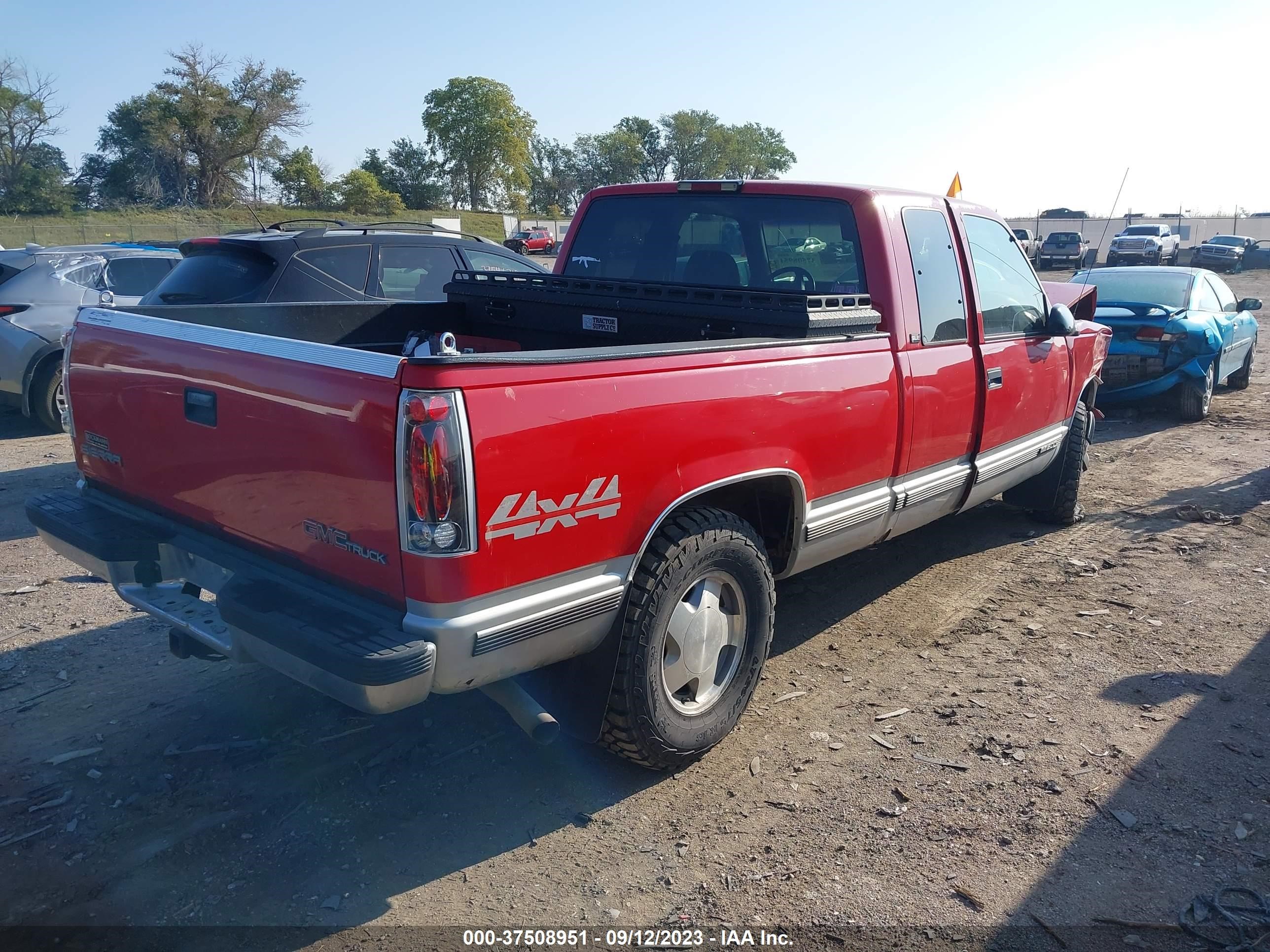 Photo 3 VIN: 2GTEK19R9V1529336 - GMC SIERRA 