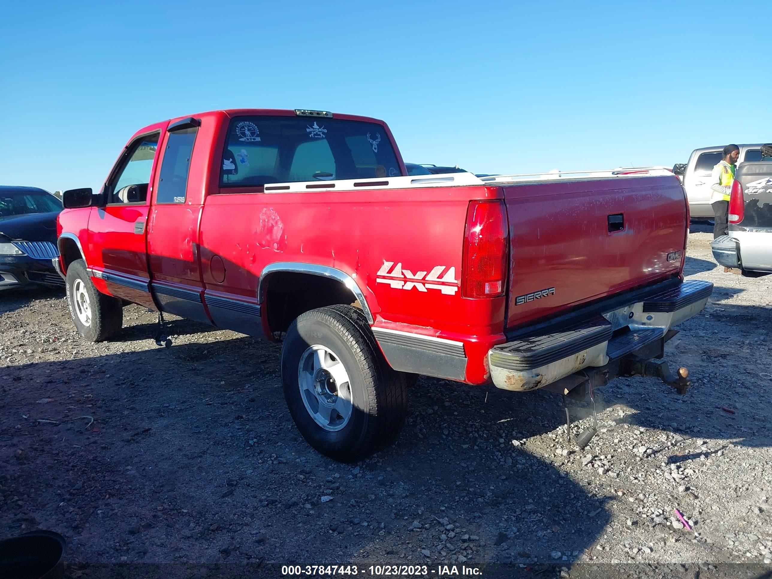 Photo 2 VIN: 2GTEK19R9W1539673 - GMC SIERRA 