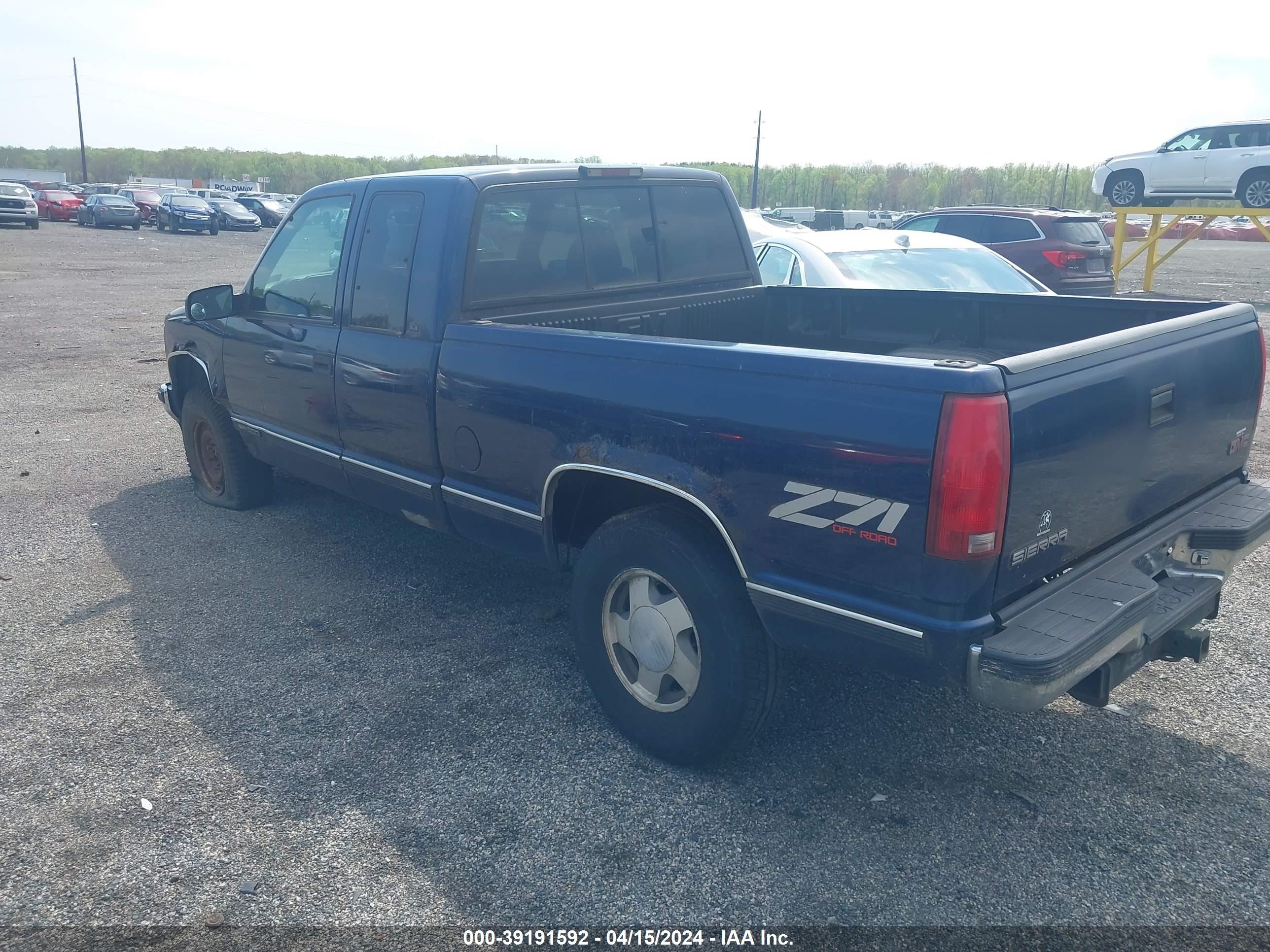 Photo 2 VIN: 2GTEK19RXW1562203 - GMC SIERRA 