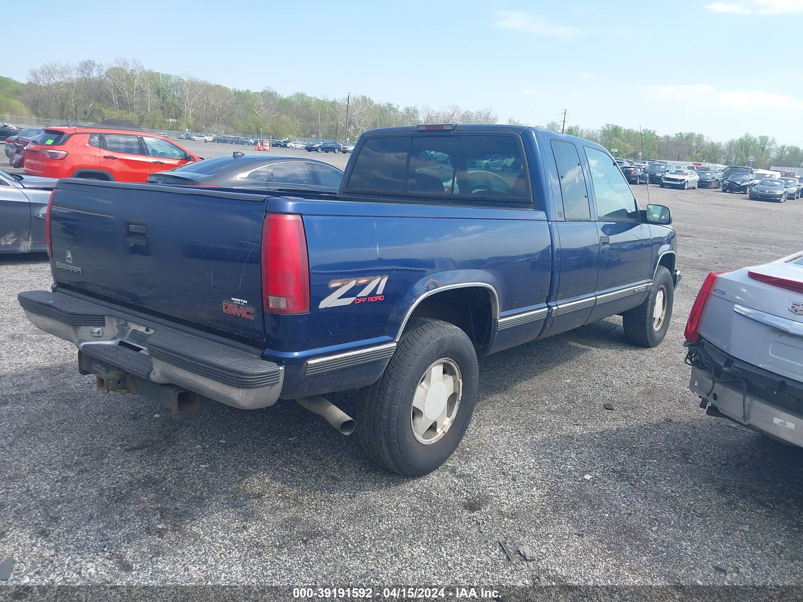 Photo 3 VIN: 2GTEK19RXW1562203 - GMC SIERRA 