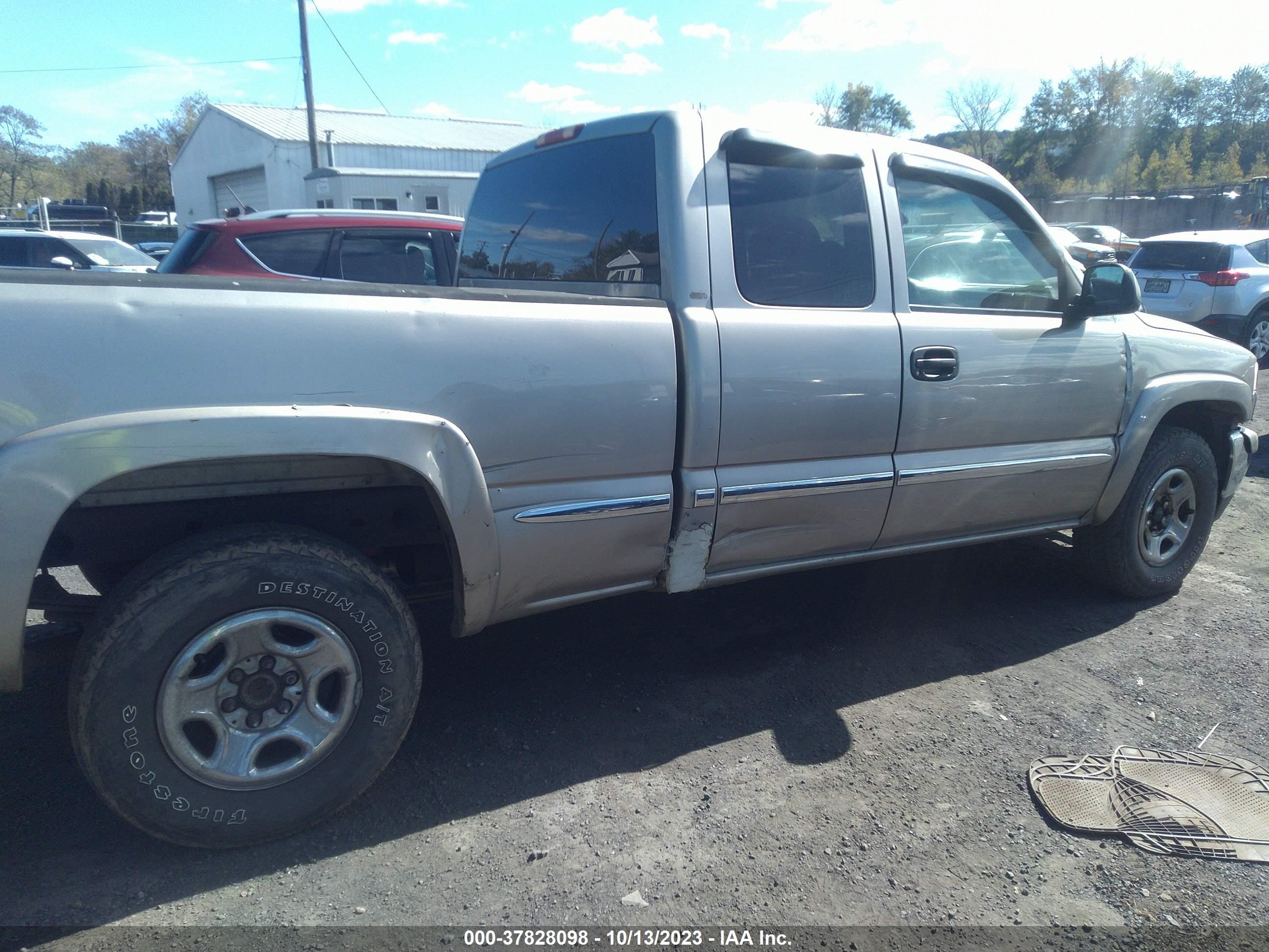 Photo 5 VIN: 2GTEK19T021352540 - GMC SIERRA 