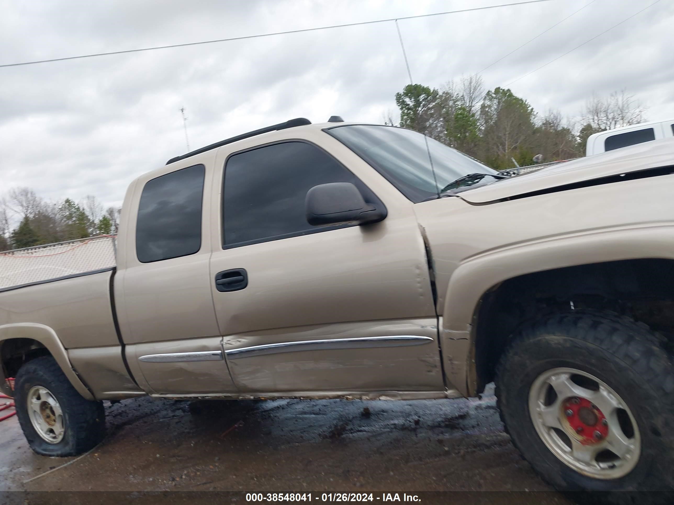 Photo 12 VIN: 2GTEK19T041319752 - GMC SIERRA 