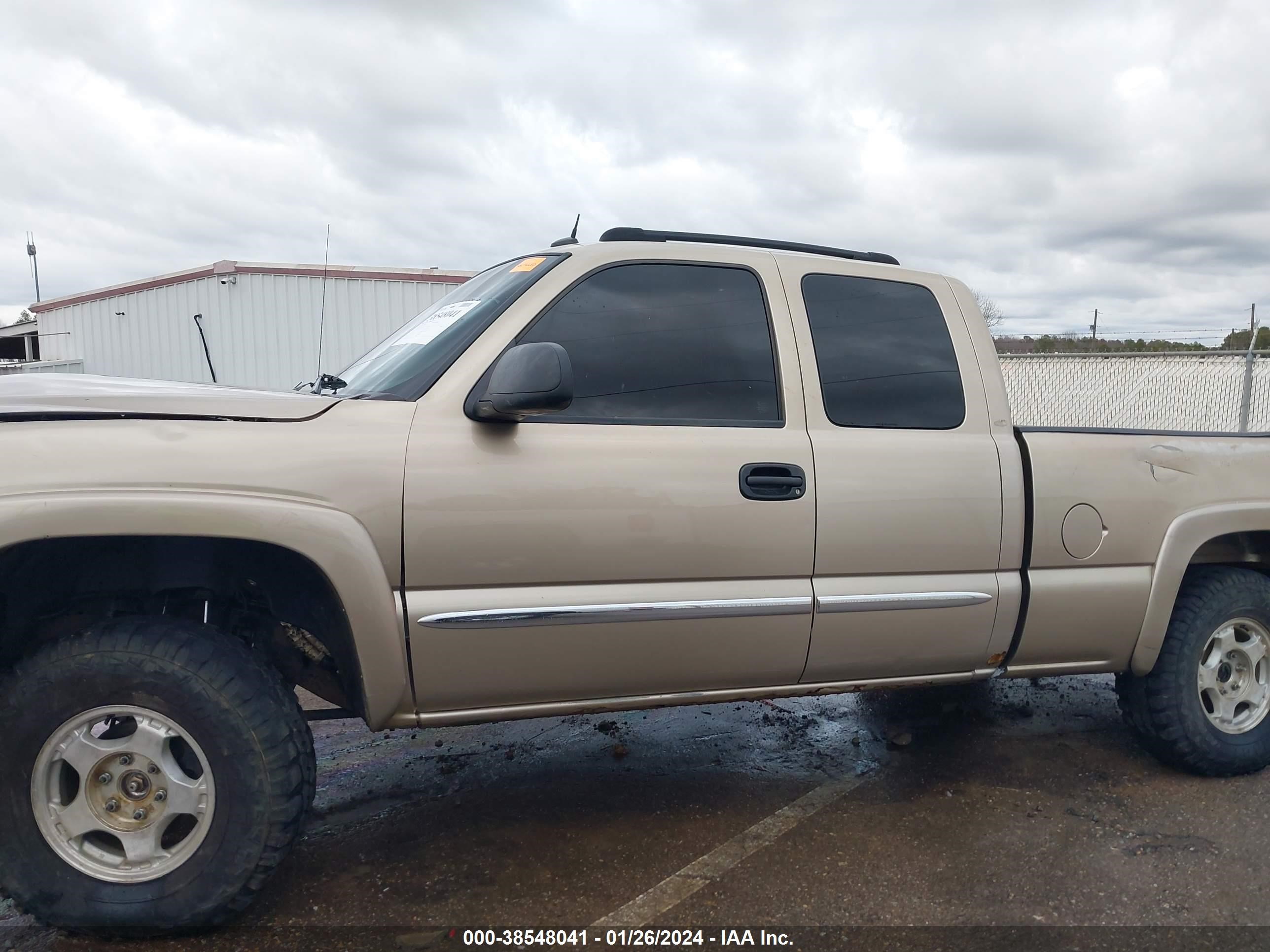 Photo 13 VIN: 2GTEK19T041319752 - GMC SIERRA 