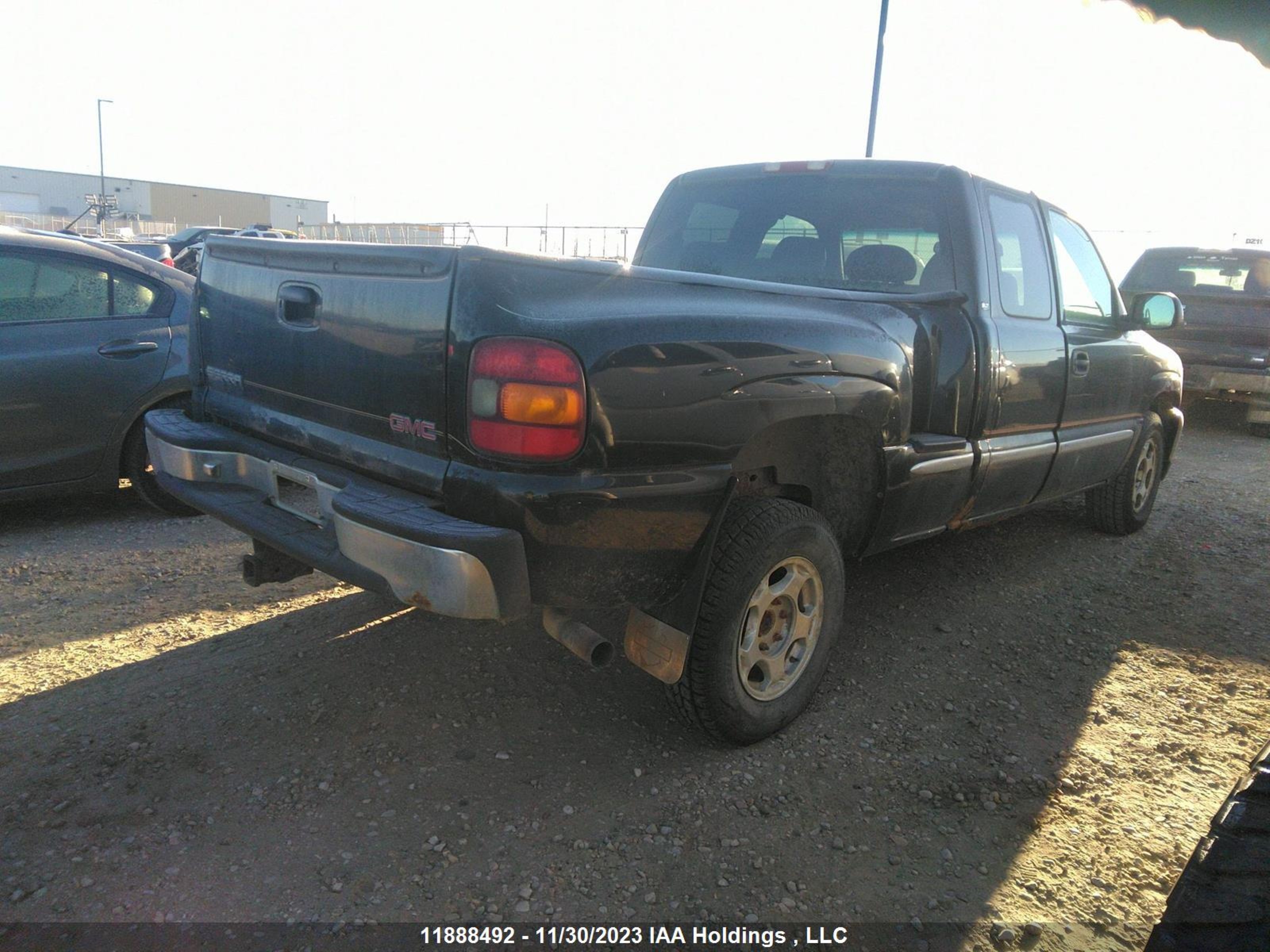 Photo 3 VIN: 2GTEK19T0Y1355303 - GMC SIERRA 