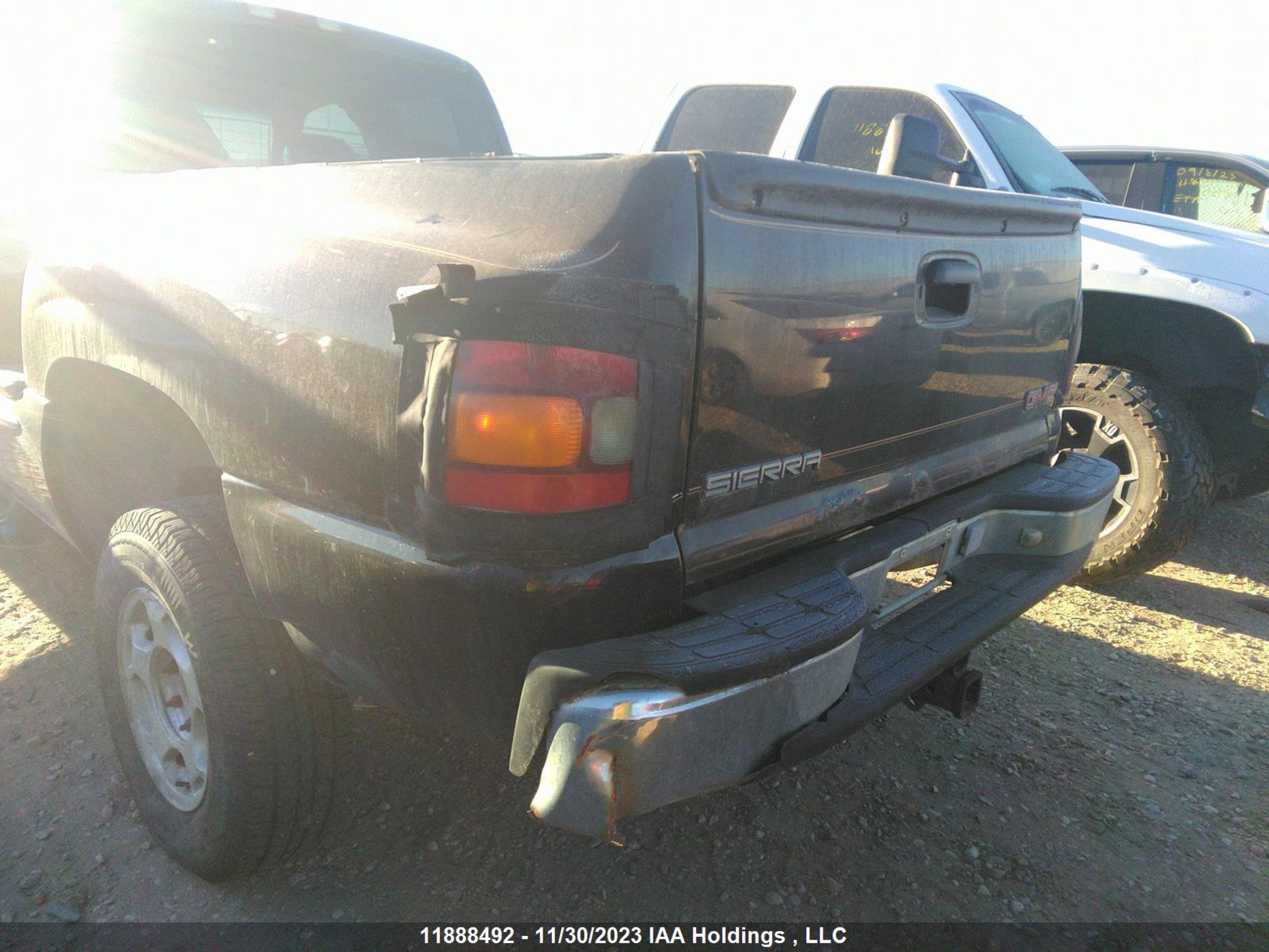 Photo 5 VIN: 2GTEK19T0Y1355303 - GMC SIERRA 