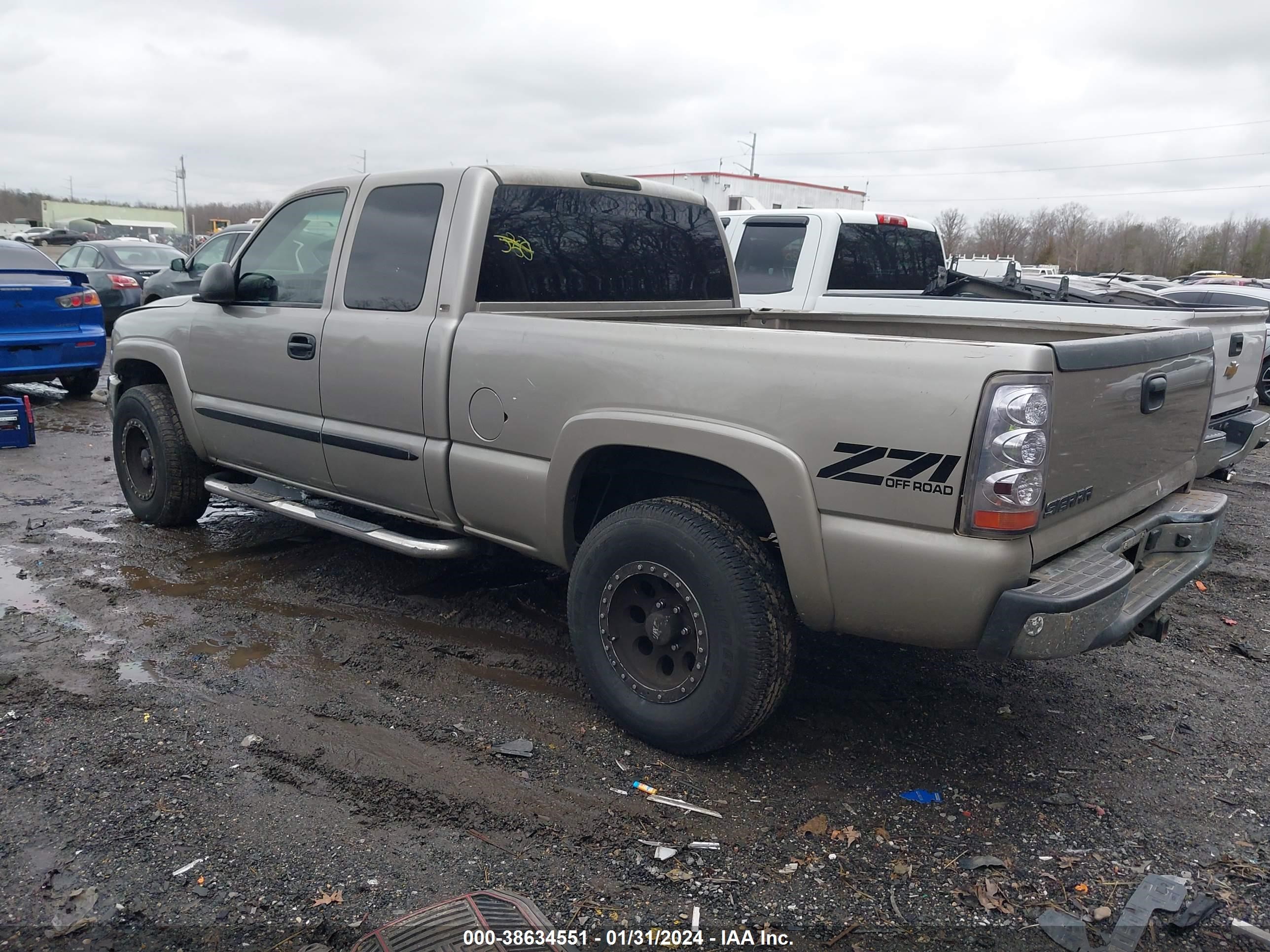 Photo 2 VIN: 2GTEK19T131292513 - GMC SIERRA 