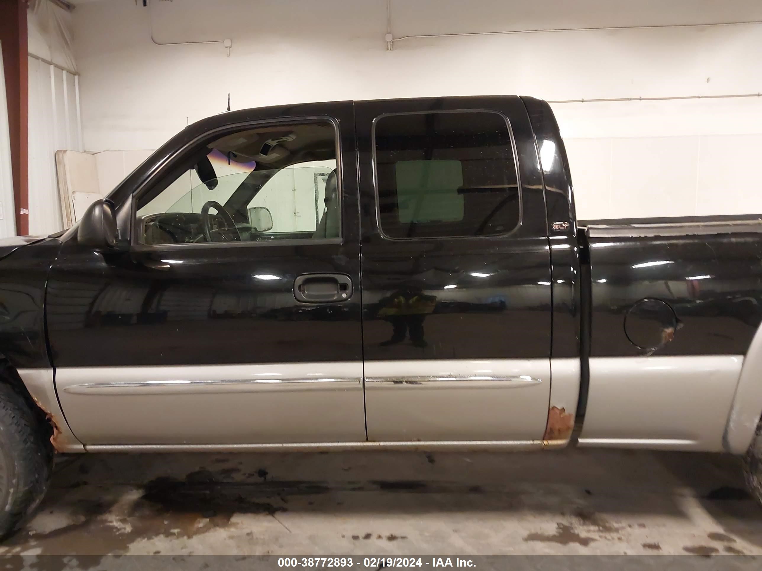 Photo 14 VIN: 2GTEK19T131356551 - GMC SIERRA 