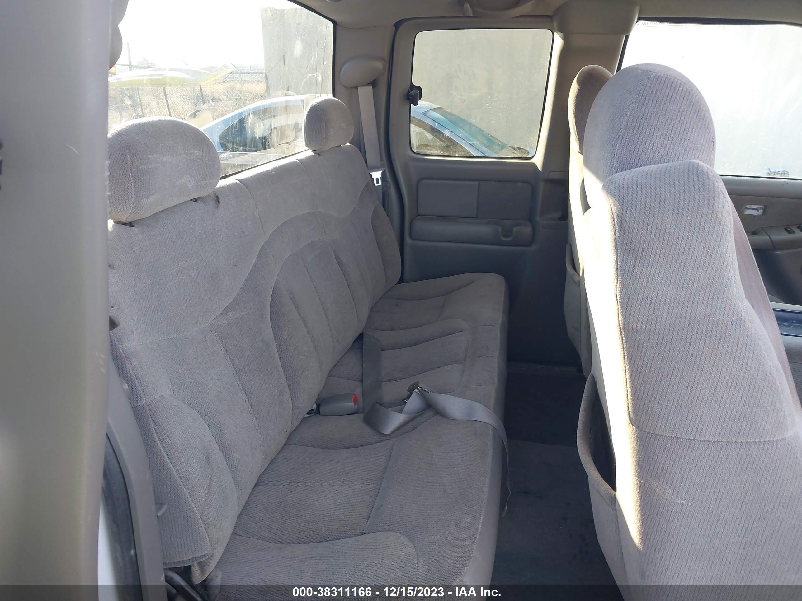 Photo 7 VIN: 2GTEK19T2Y1318270 - GMC SIERRA 