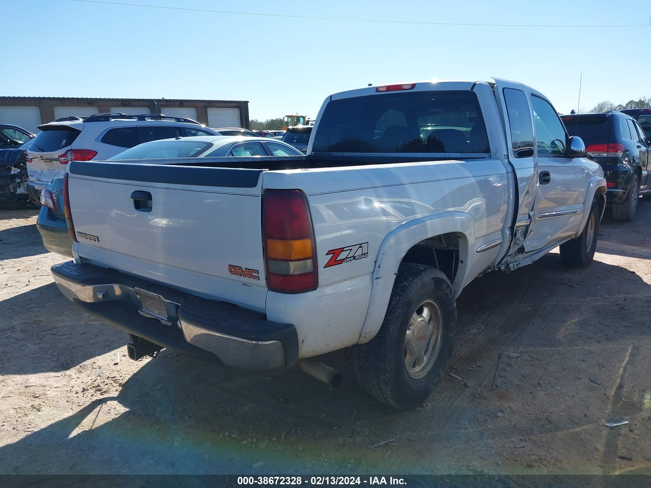 Photo 3 VIN: 2GTEK19T311345855 - GMC SIERRA 