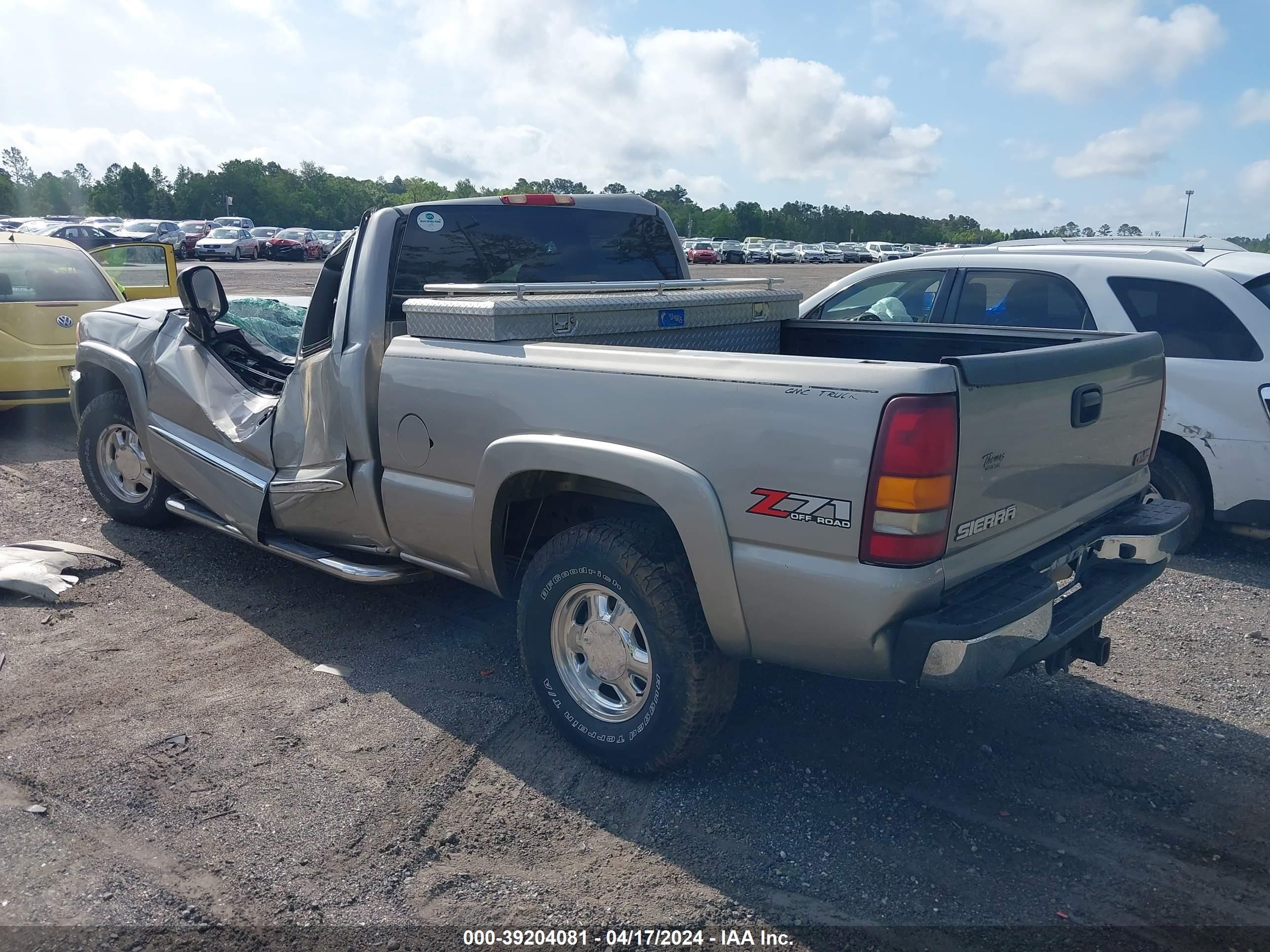 Photo 2 VIN: 2GTEK19T331192610 - GMC SIERRA 