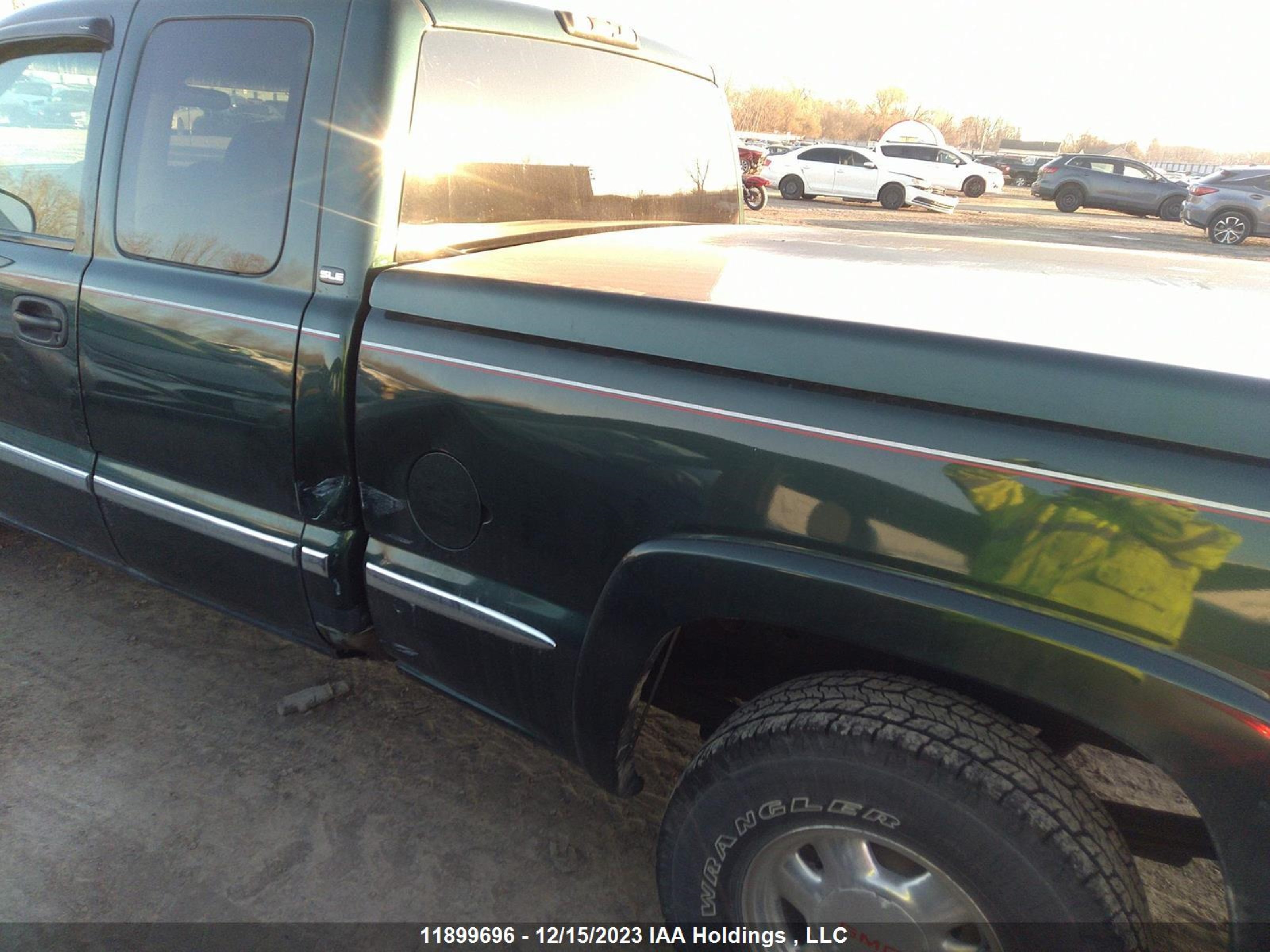 Photo 5 VIN: 2GTEK19T411136883 - GMC SIERRA 