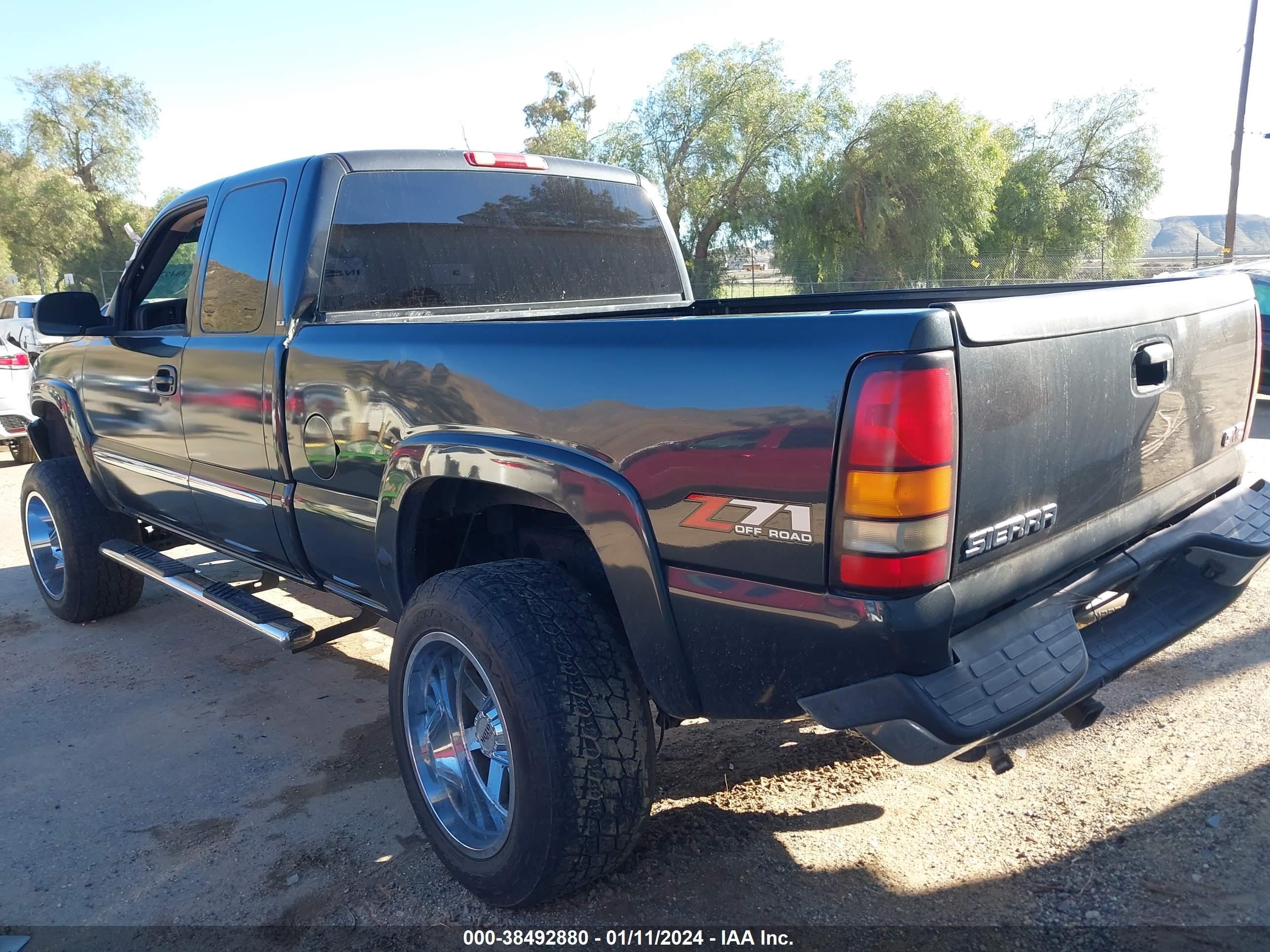 Photo 2 VIN: 2GTEK19T441191080 - GMC SIERRA 