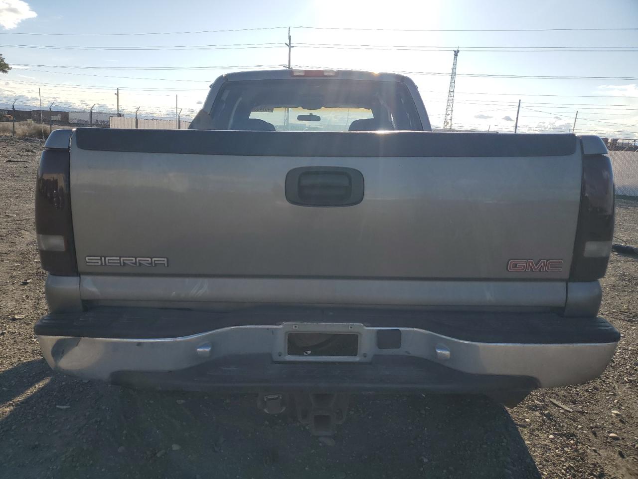 Photo 5 VIN: 2GTEK19T4Y1247038 - GMC SIERRA 