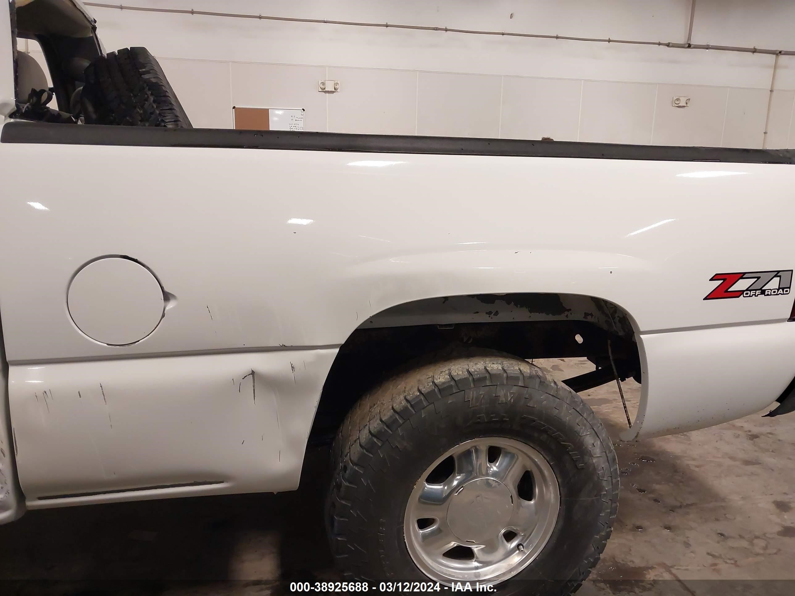 Photo 14 VIN: 2GTEK19T531323679 - GMC SIERRA 