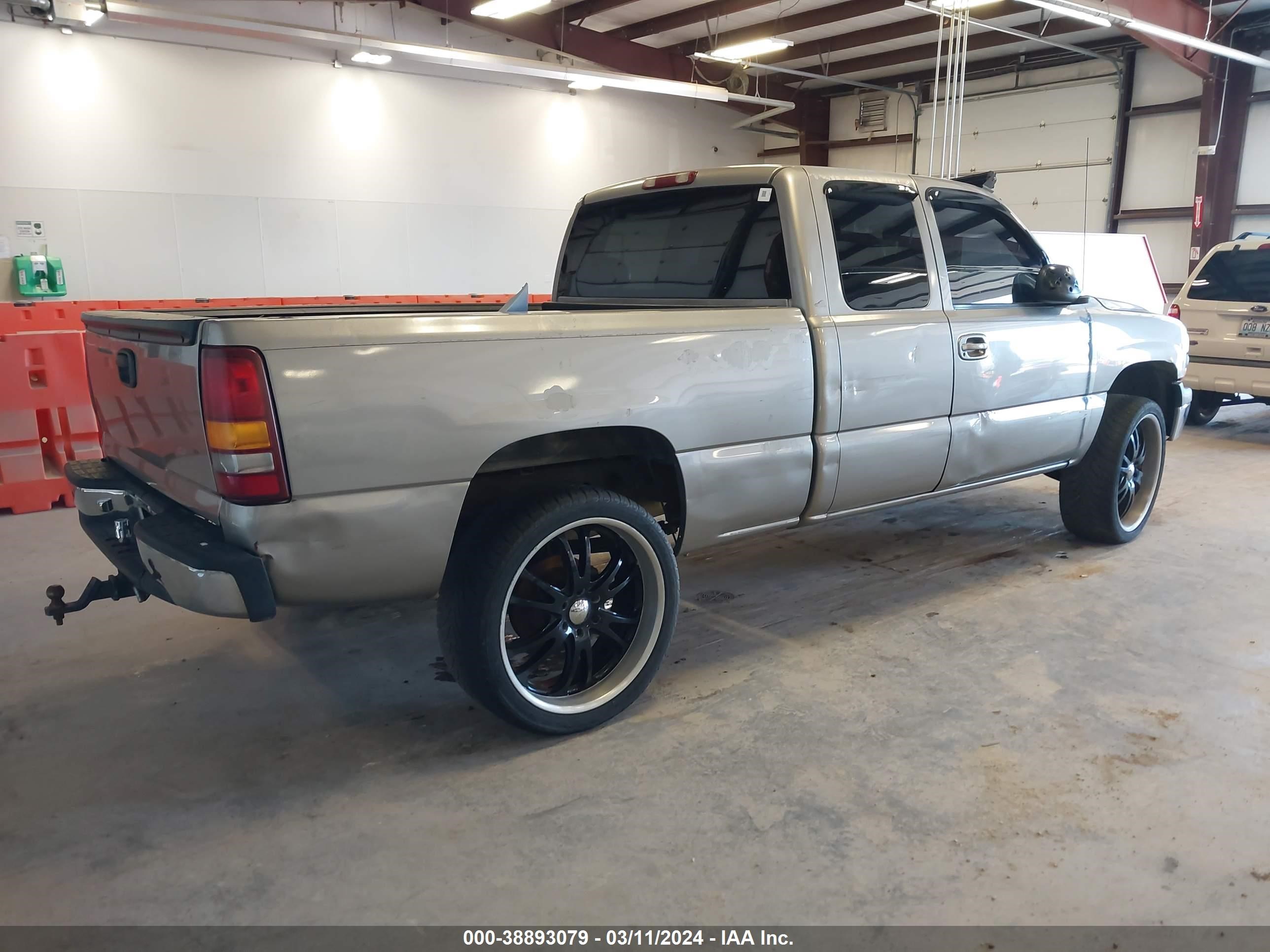 Photo 3 VIN: 2GTEK19T5X1547931 - GMC SIERRA 