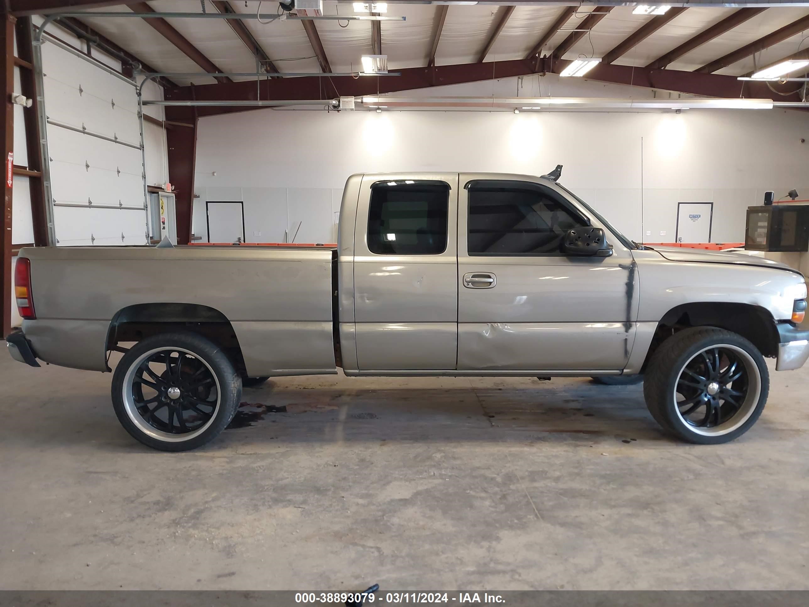 Photo 5 VIN: 2GTEK19T5X1547931 - GMC SIERRA 