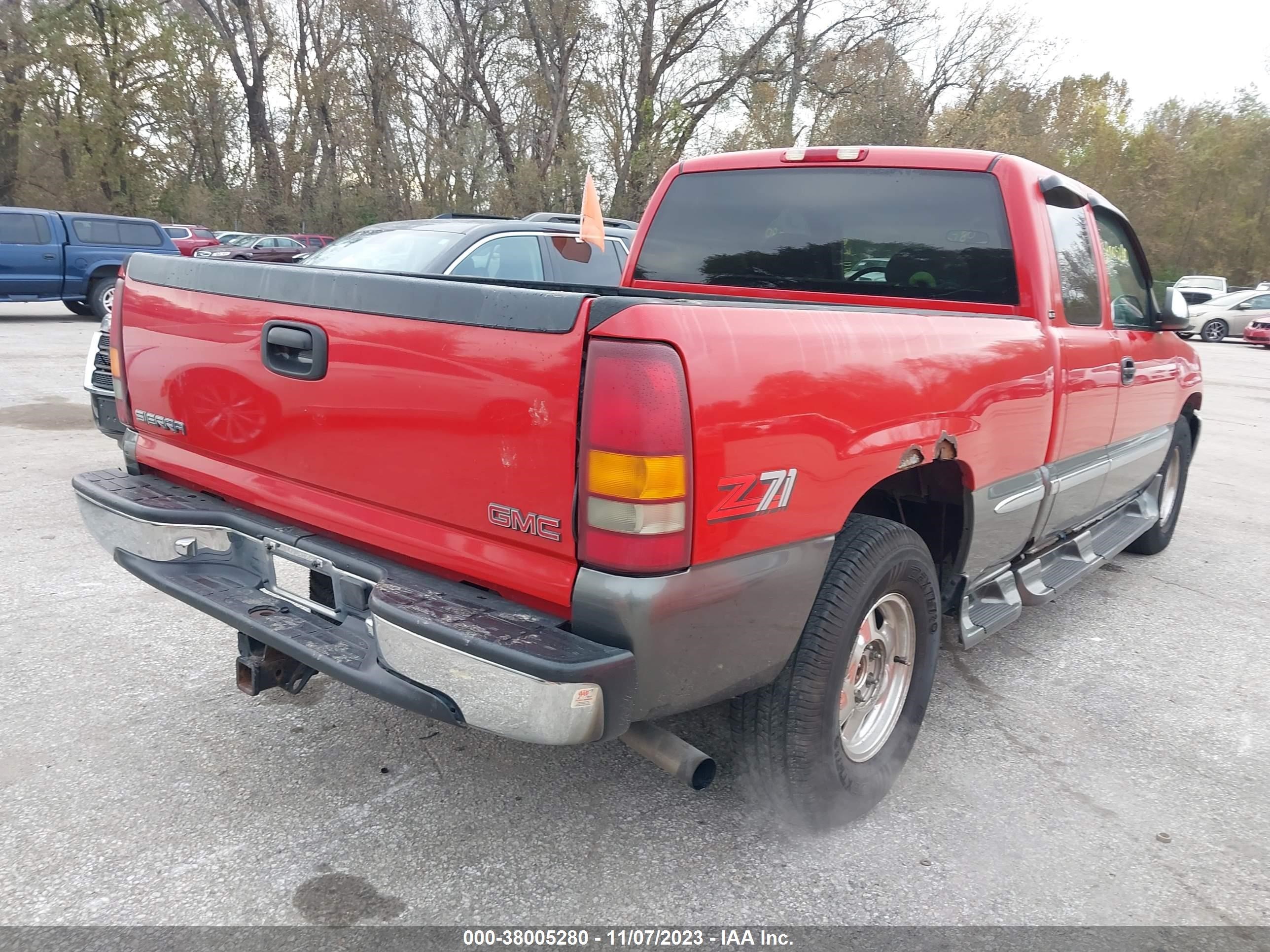 Photo 3 VIN: 2GTEK19T5Y1293638 - GMC SIERRA 