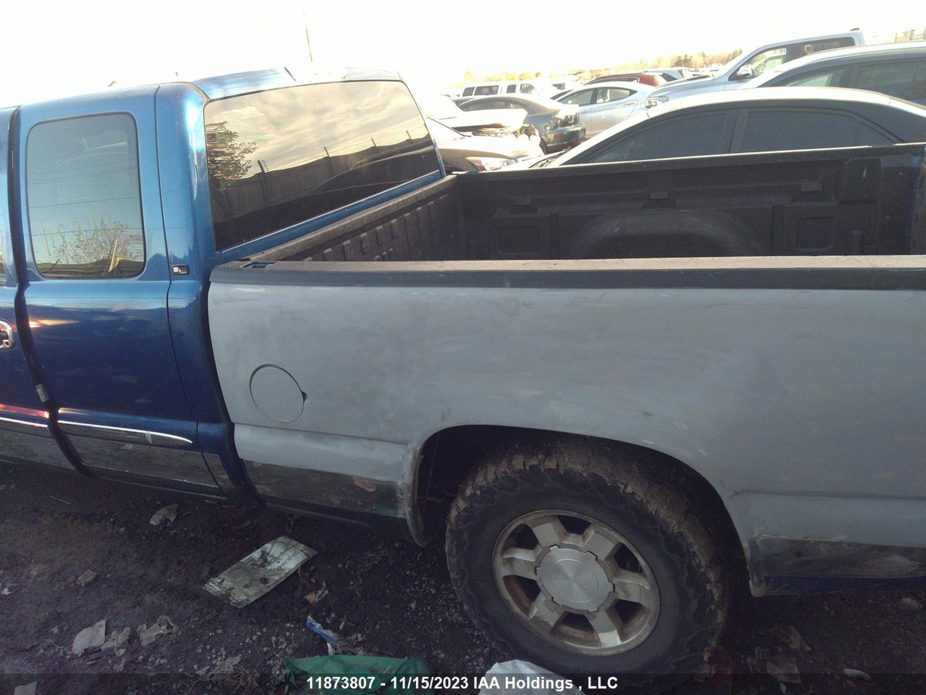 Photo 2 VIN: 2GTEK19T641148358 - GMC SIERRA 