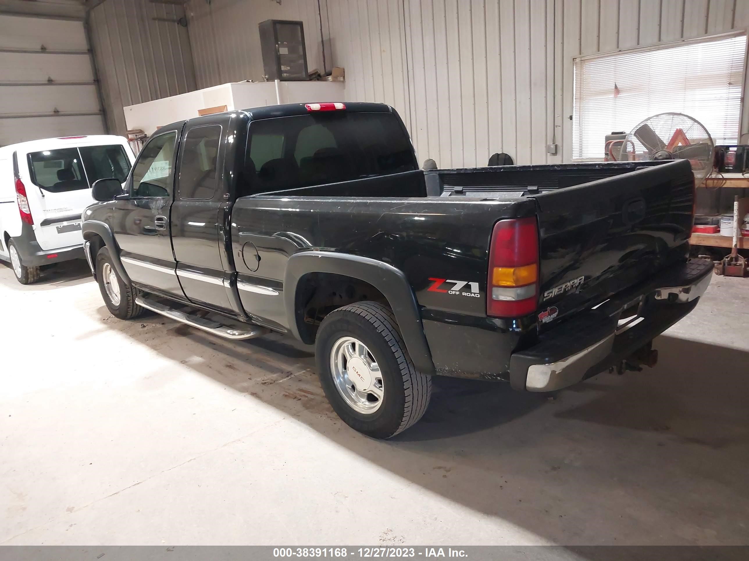 Photo 2 VIN: 2GTEK19T821423256 - GMC SIERRA 