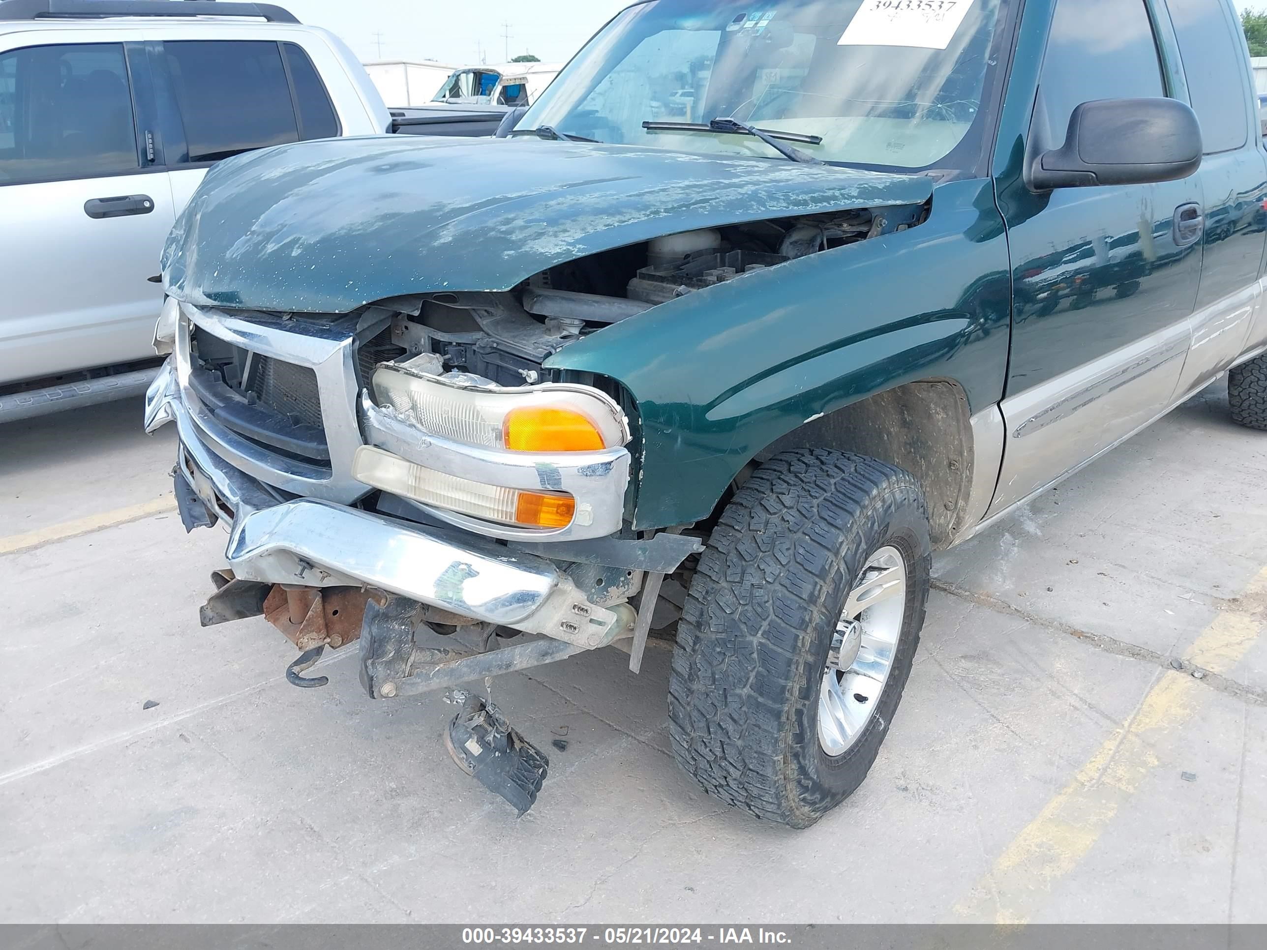 Photo 16 VIN: 2GTEK19T831400710 - GMC SIERRA 