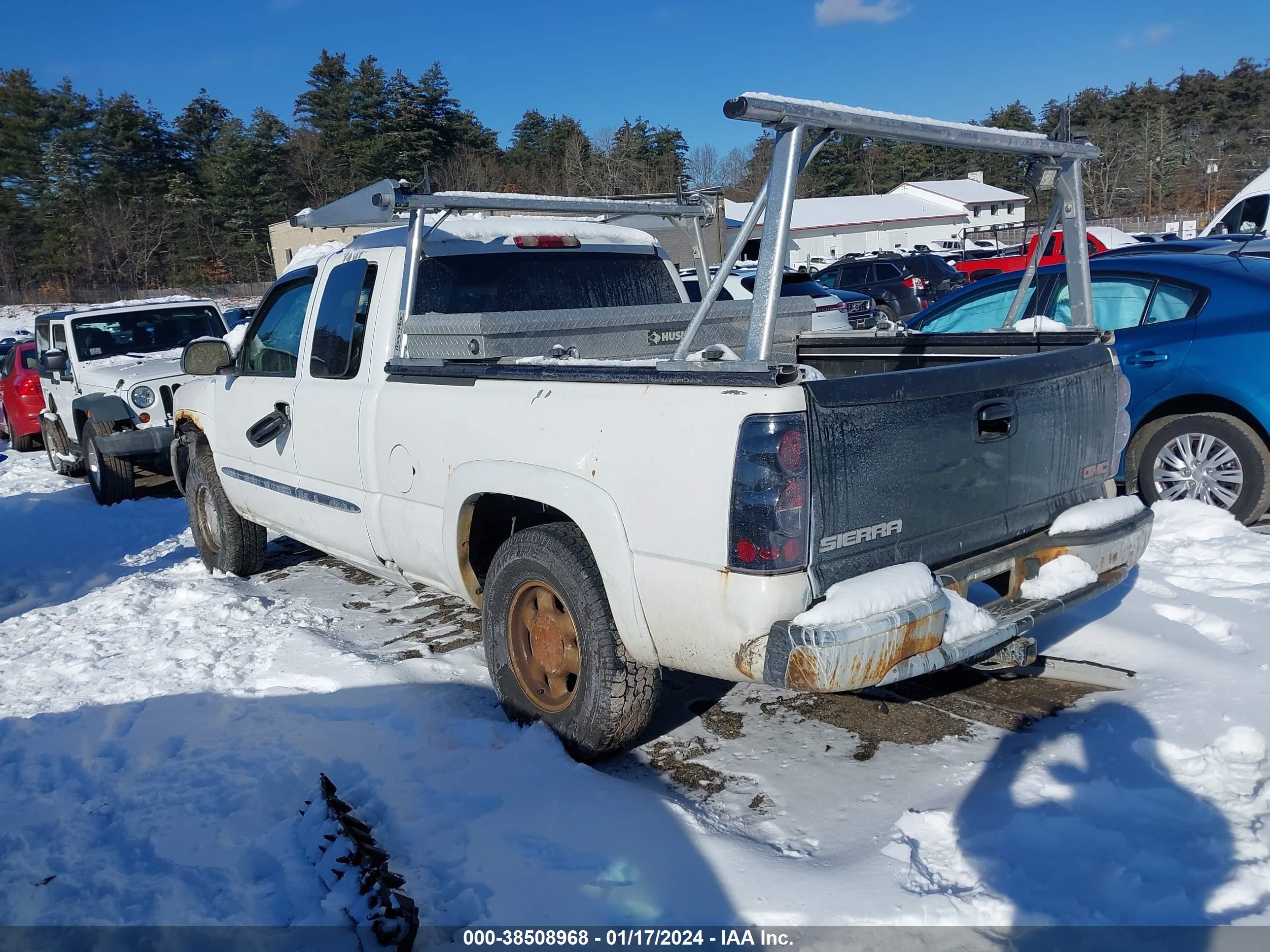 Photo 2 VIN: 2GTEK19TX31131514 - GMC SIERRA 