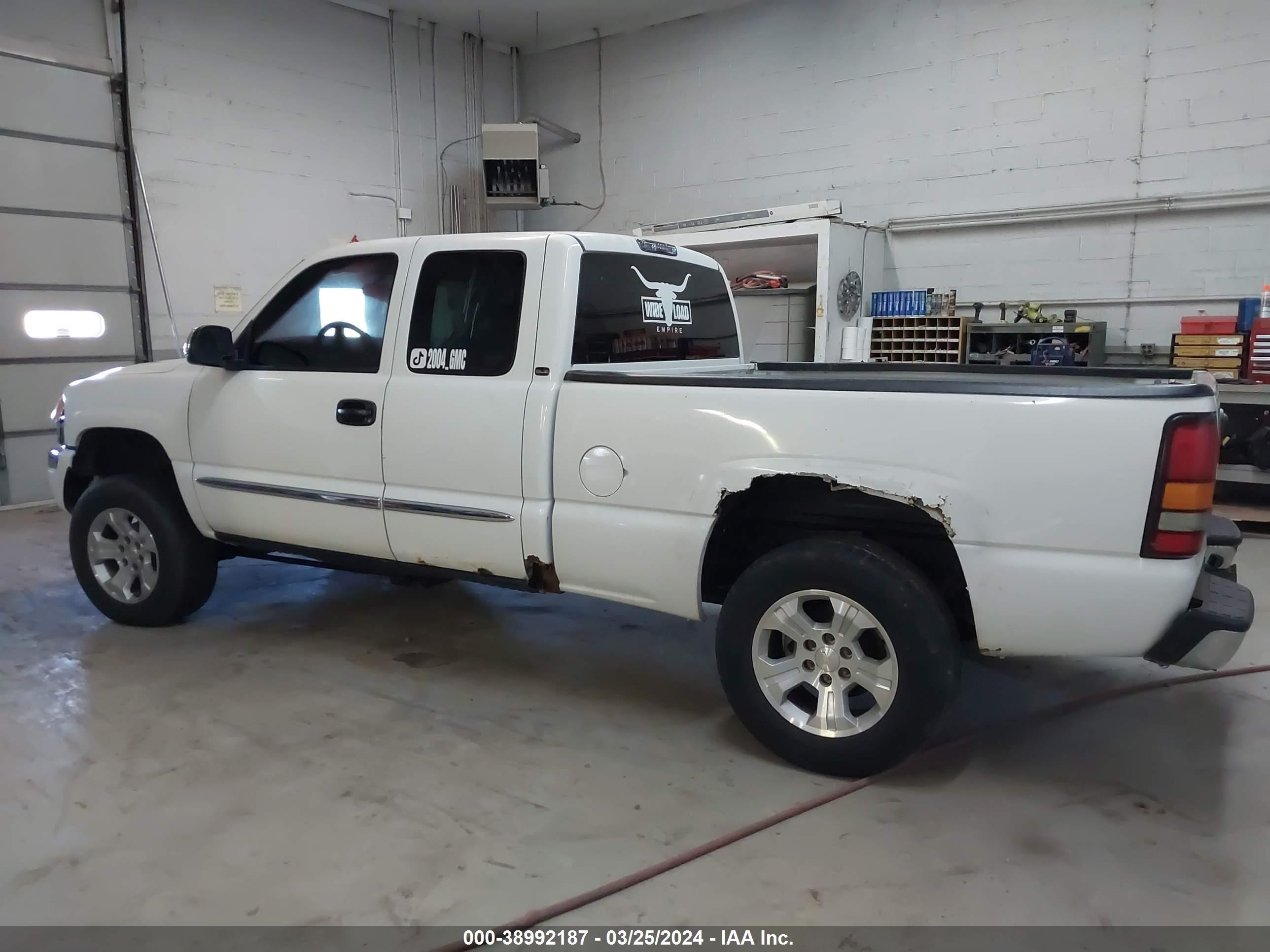 Photo 13 VIN: 2GTEK19TX41164370 - GMC SIERRA 