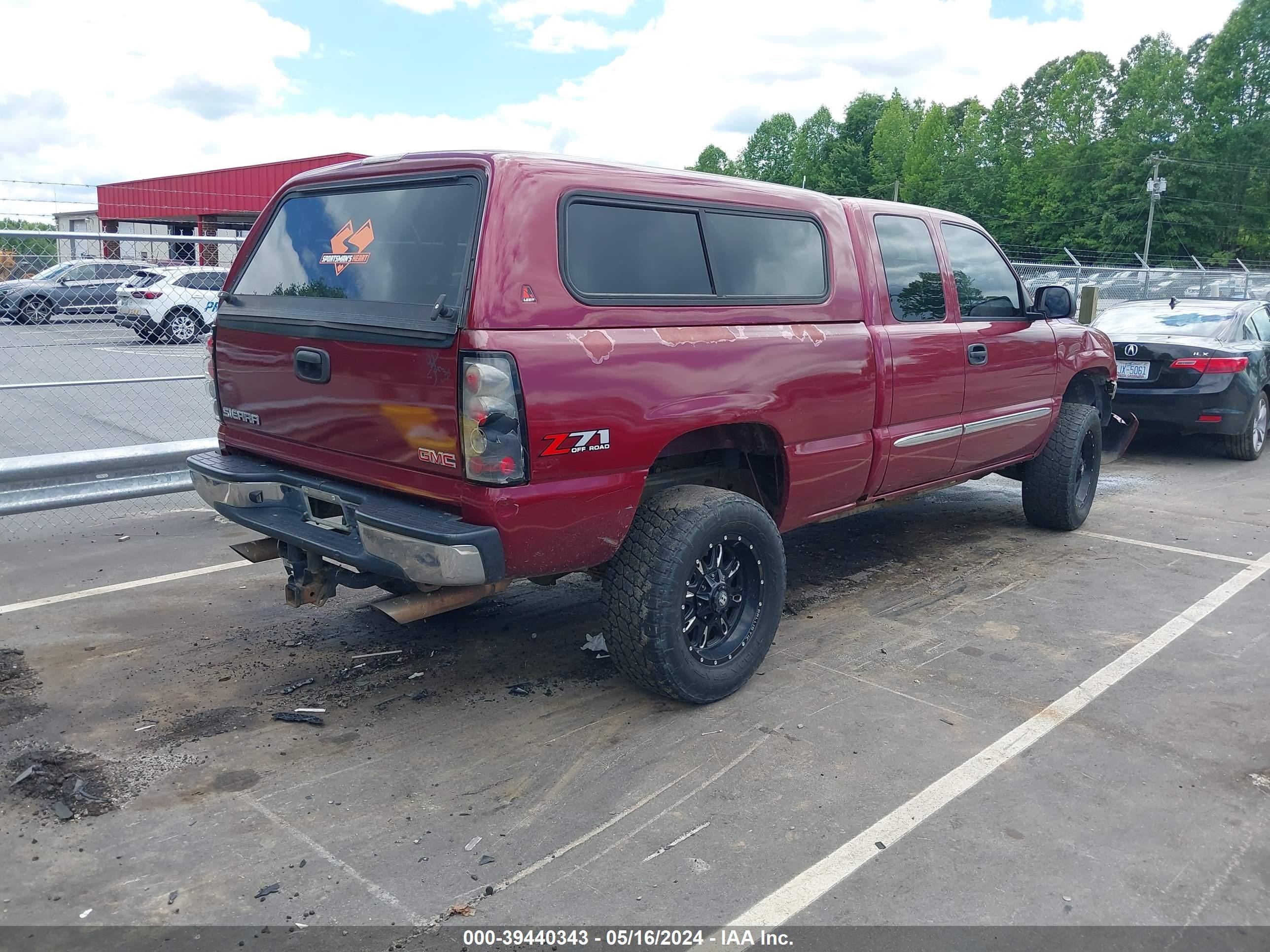 Photo 3 VIN: 2GTEK19TX41209419 - GMC SIERRA 