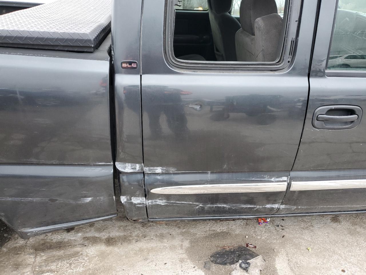 Photo 9 VIN: 2GTEK19TX41262931 - GMC SIERRA 