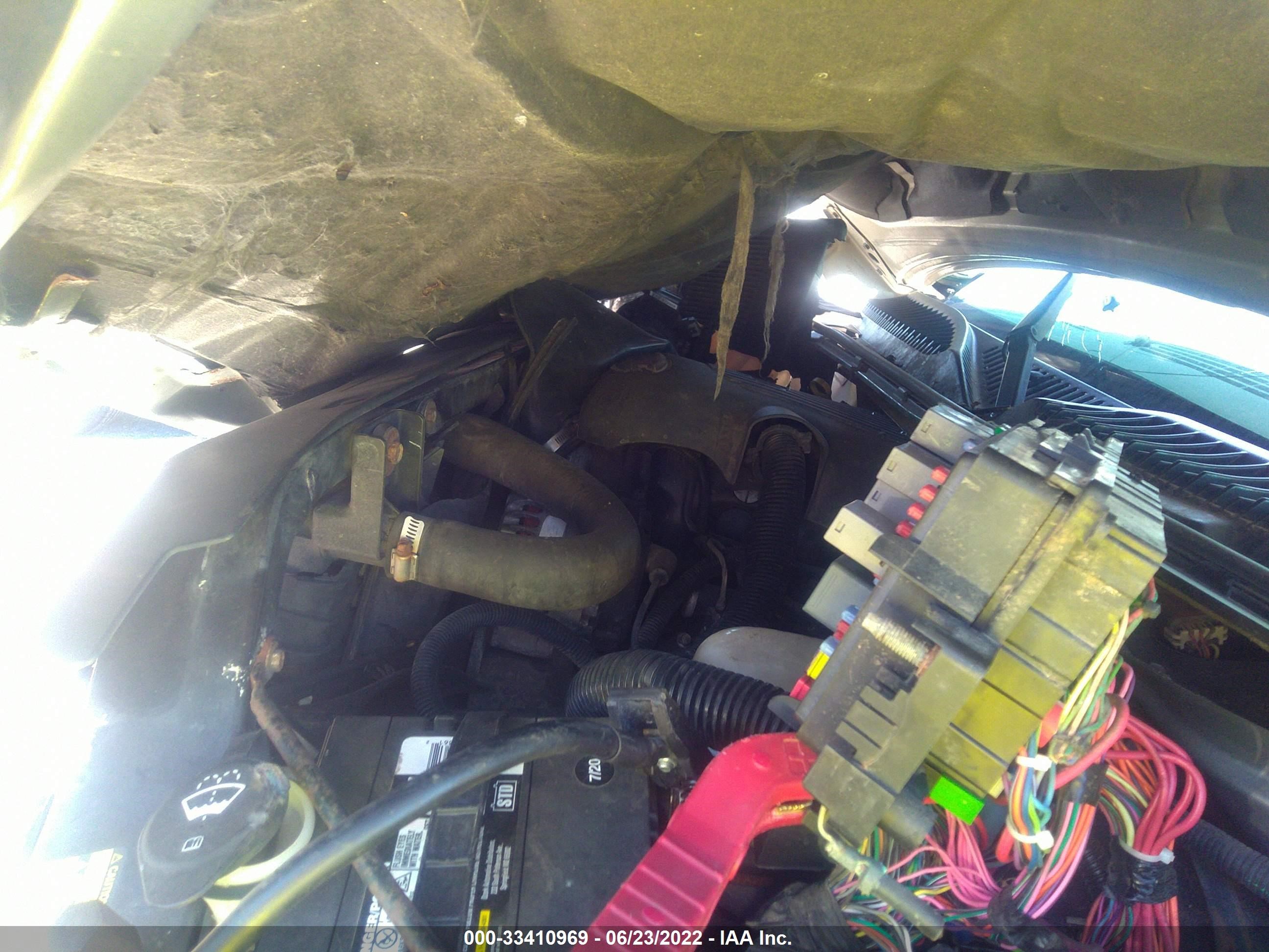 Photo 9 VIN: 2GTEK19V431152747 - GMC SIERRA 