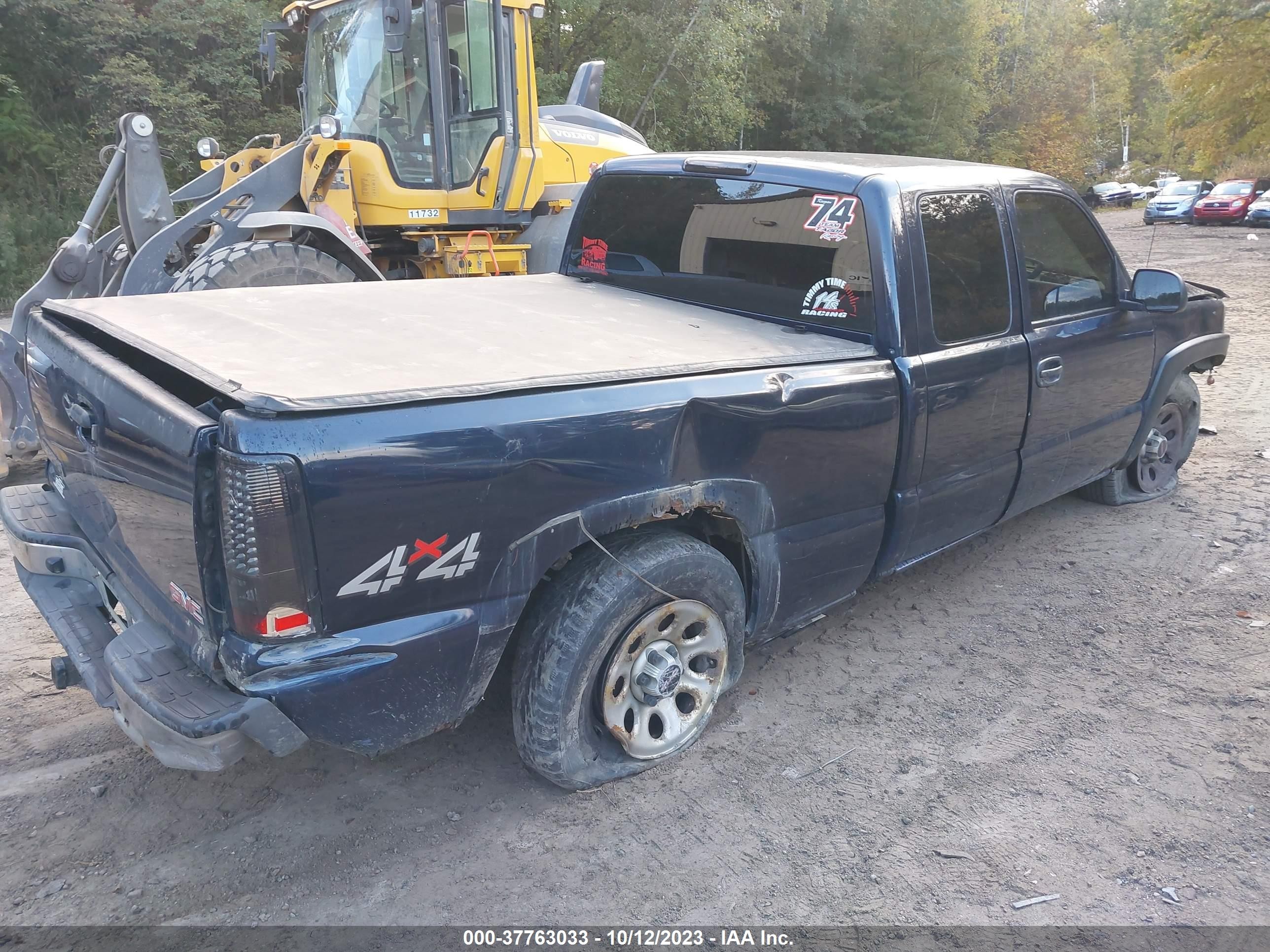 Photo 3 VIN: 2GTEK19V451251278 - GMC SIERRA 