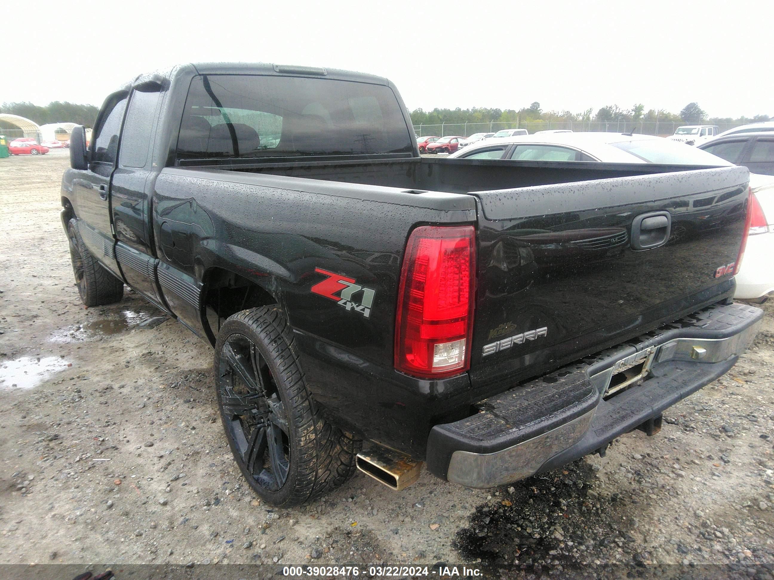 Photo 2 VIN: 2GTEK19V4Y1293812 - GMC SIERRA 