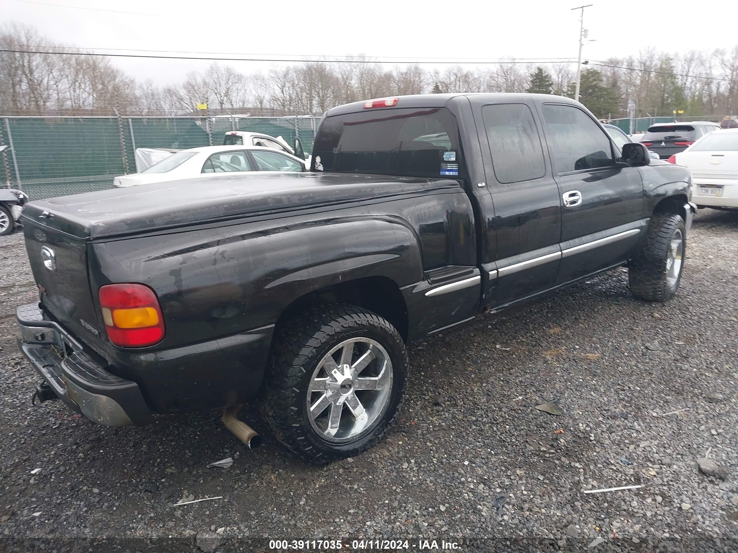 Photo 3 VIN: 2GTEK19V5Y1395281 - GMC SIERRA 