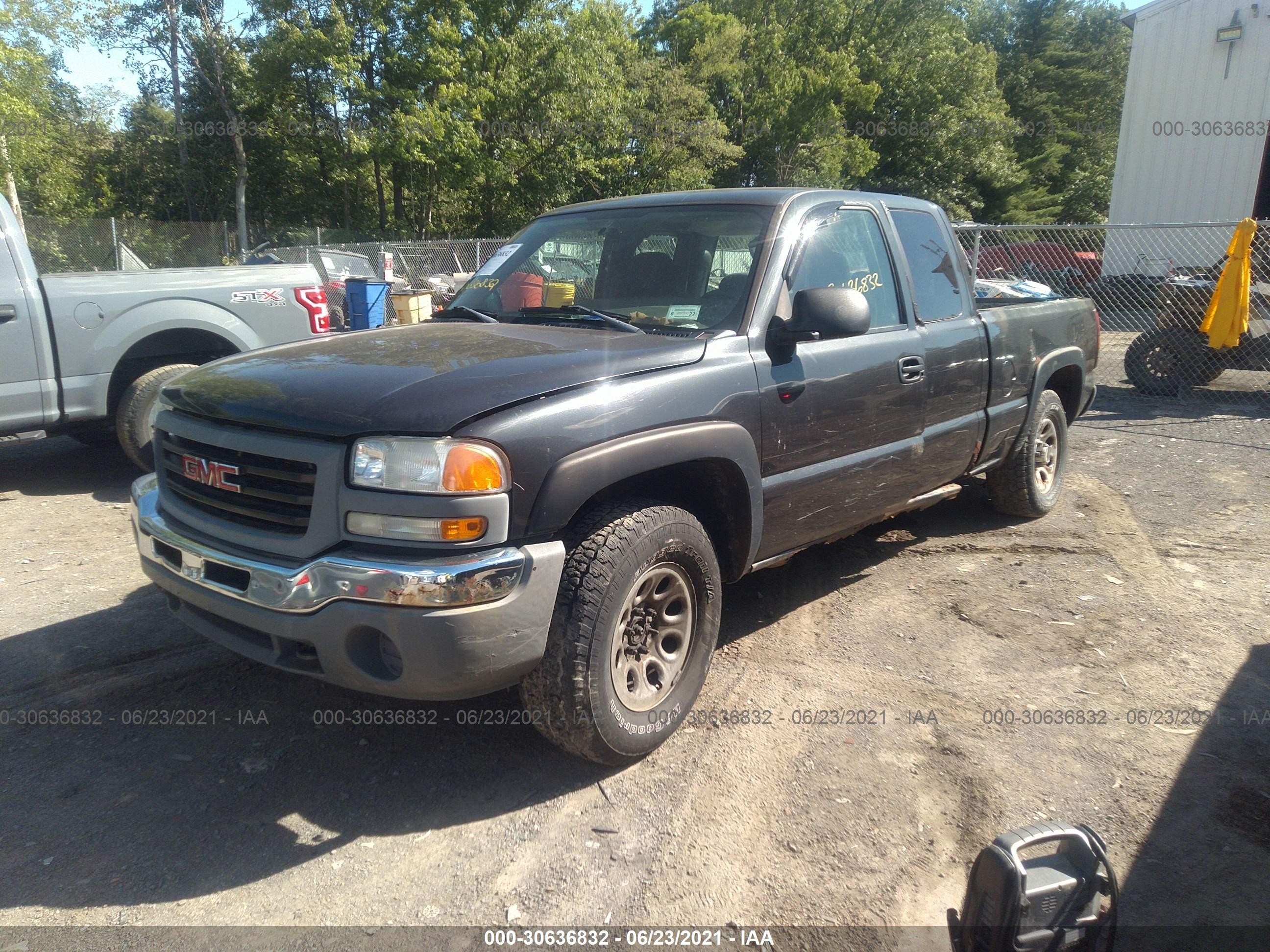 Photo 1 VIN: 2GTEK19V651339832 - GMC SIERRA 