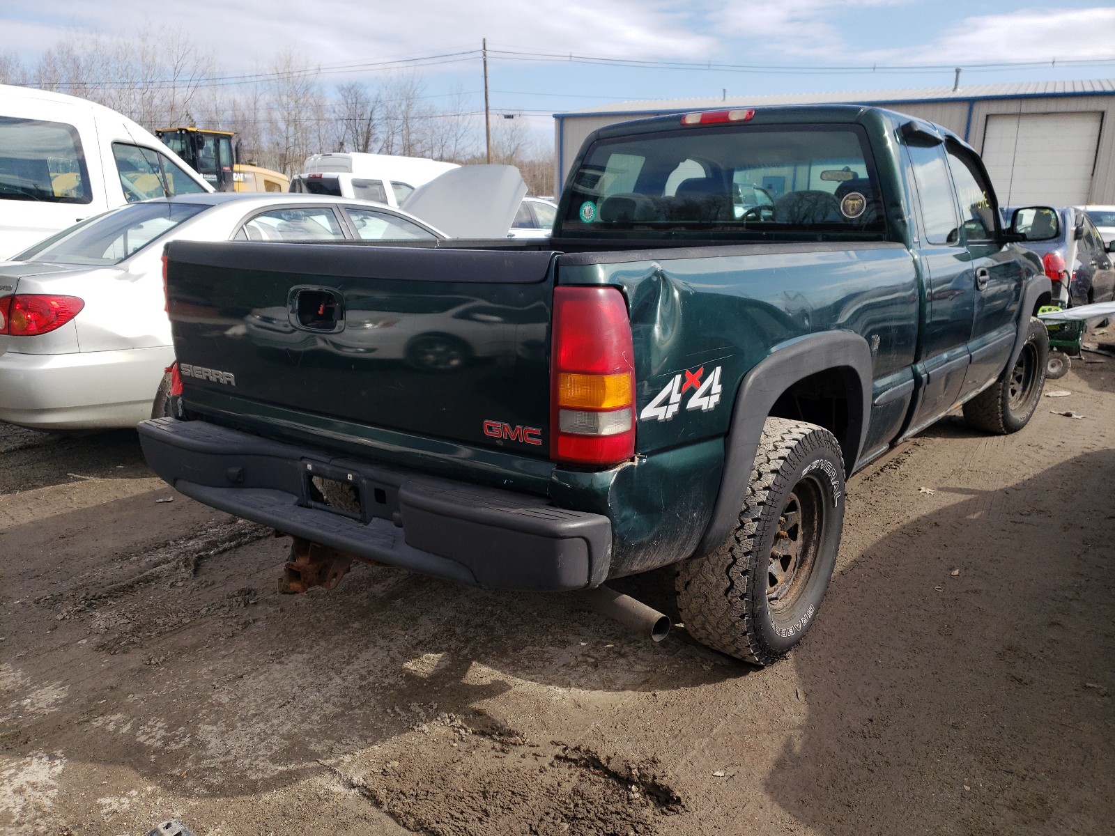 Photo 3 VIN: 2GTEK19VX21361666 - GMC NEW SIERRA 