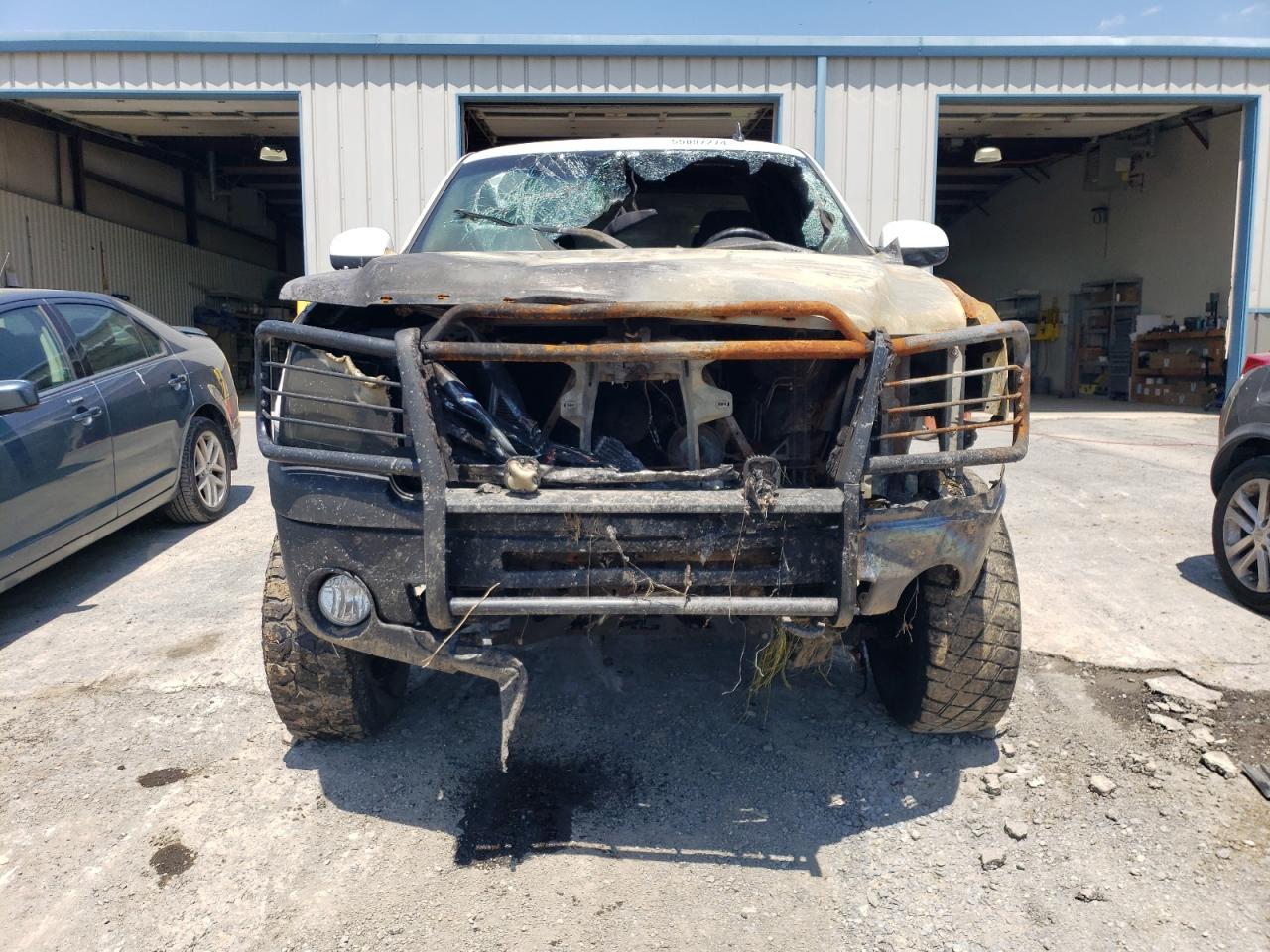 Photo 4 VIN: 2GTEK19Y281277179 - GMC SIERRA 