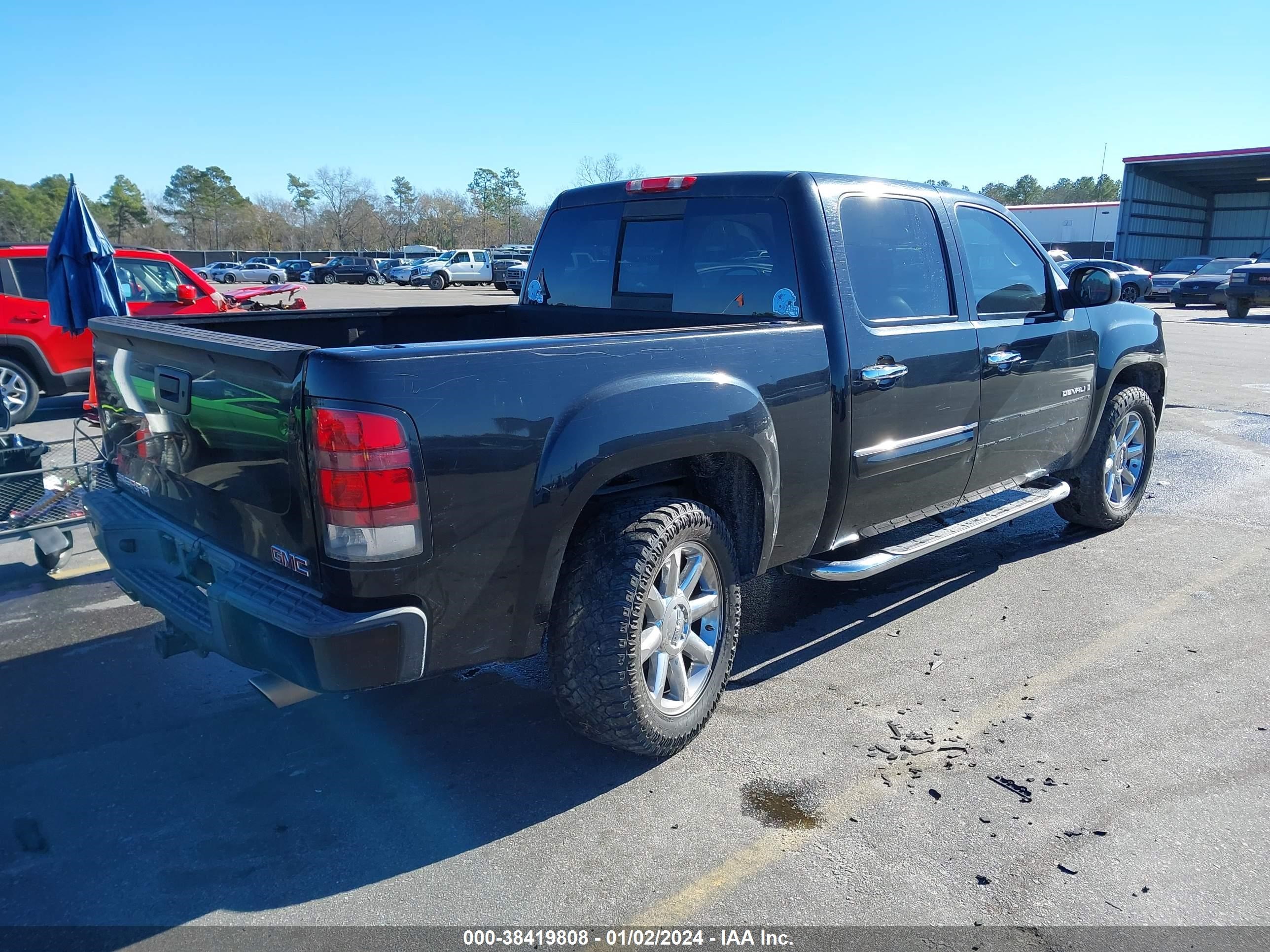 Photo 3 VIN: 2GTEK638181197619 - GMC SIERRA 