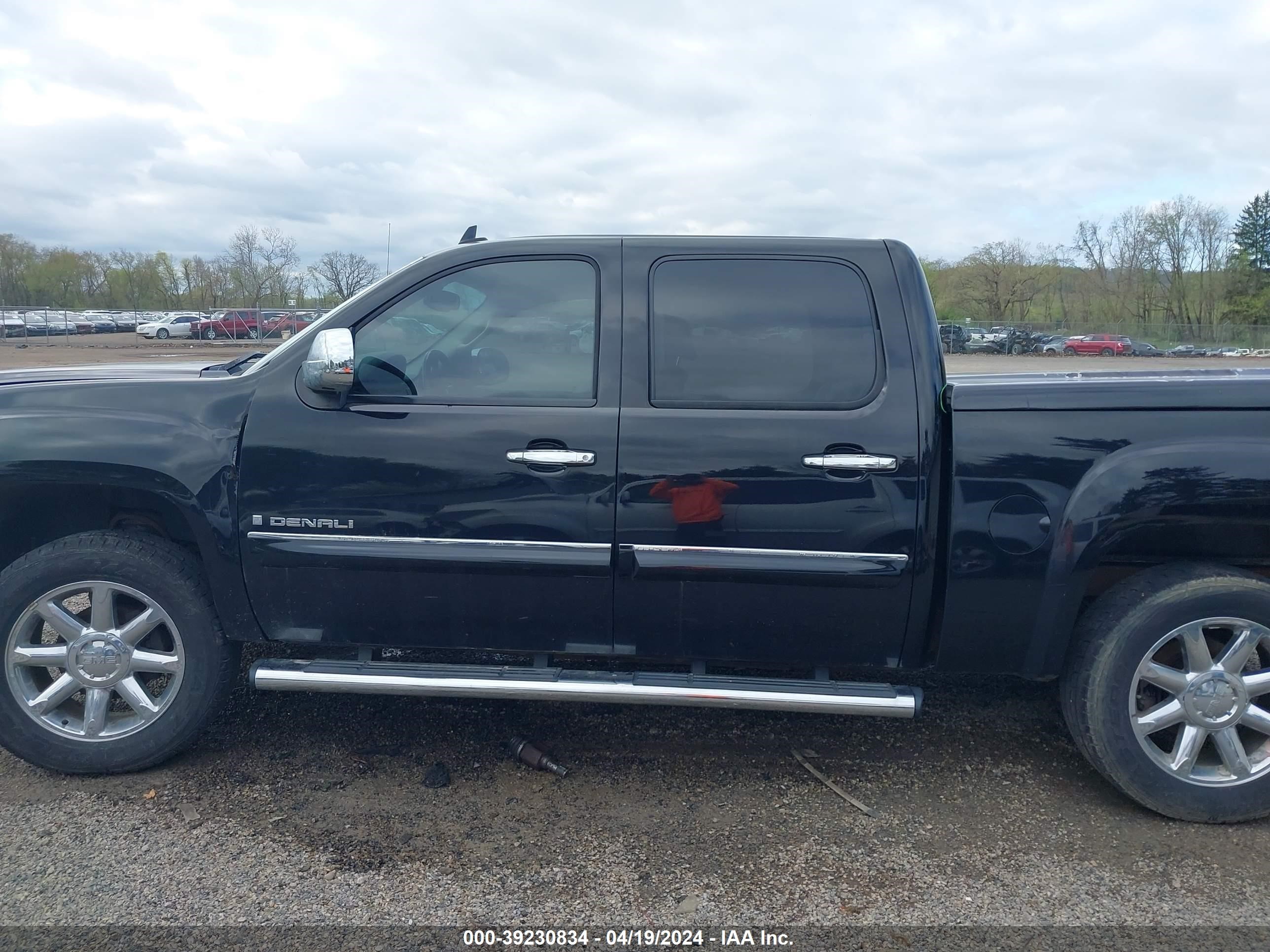 Photo 14 VIN: 2GTEK638681260441 - GMC SIERRA 