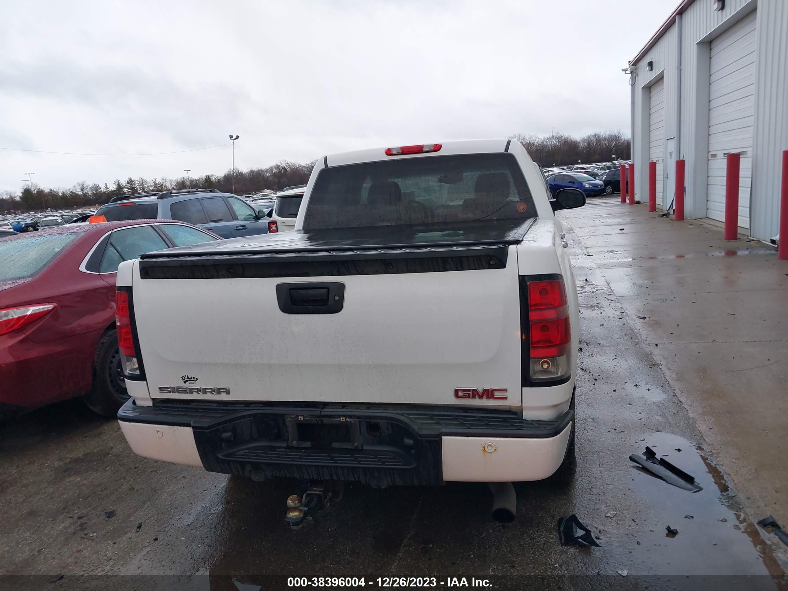 Photo 15 VIN: 2GTEK638881327329 - GMC SIERRA 