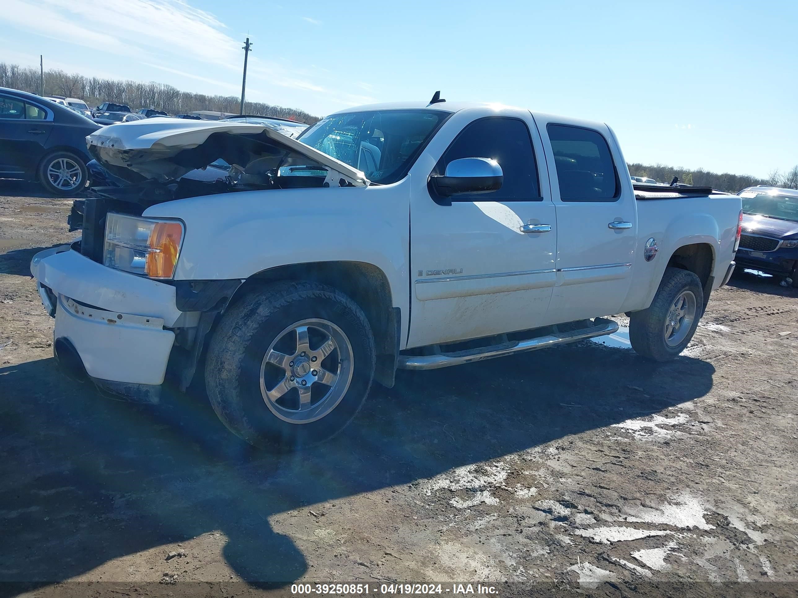 Photo 1 VIN: 2GTEK638981318638 - GMC SIERRA 