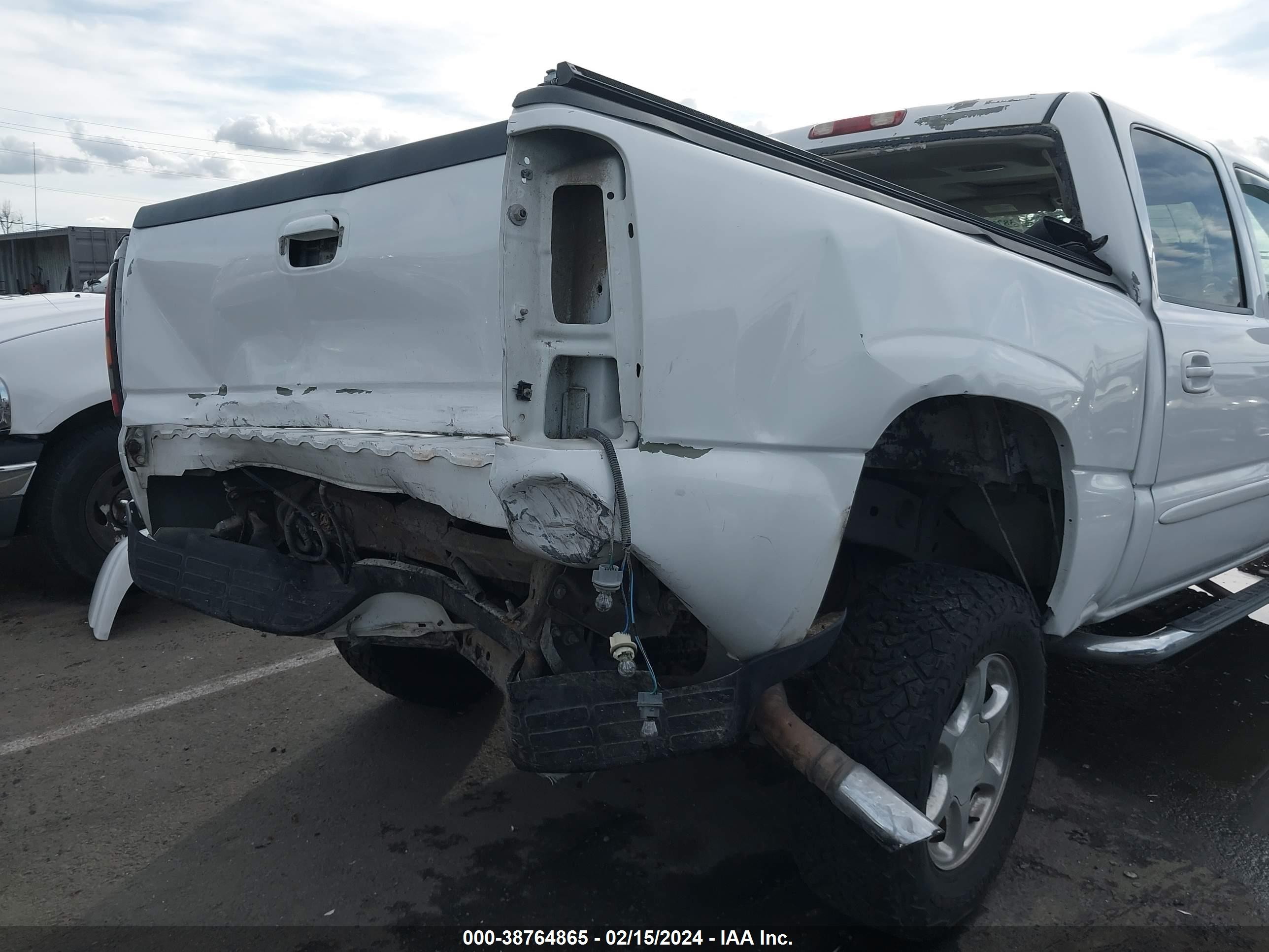 Photo 5 VIN: 2GTEK63N161233313 - GMC SIERRA 