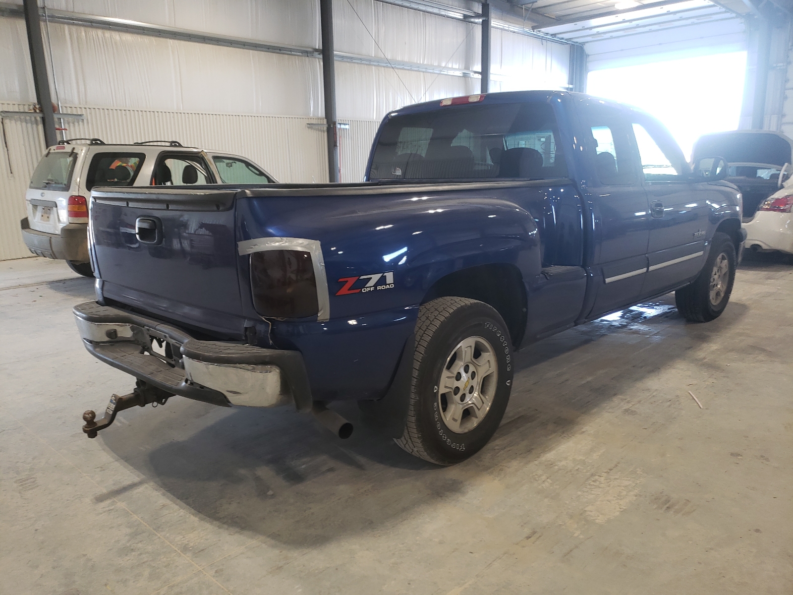 Photo 3 VIN: 2GTEK69U811240525 - GMC SIERRA 