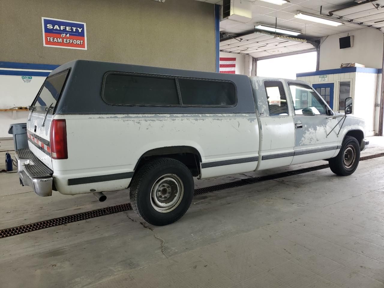 Photo 2 VIN: 2GTFC29K1M1549346 - GMC SIERRA 