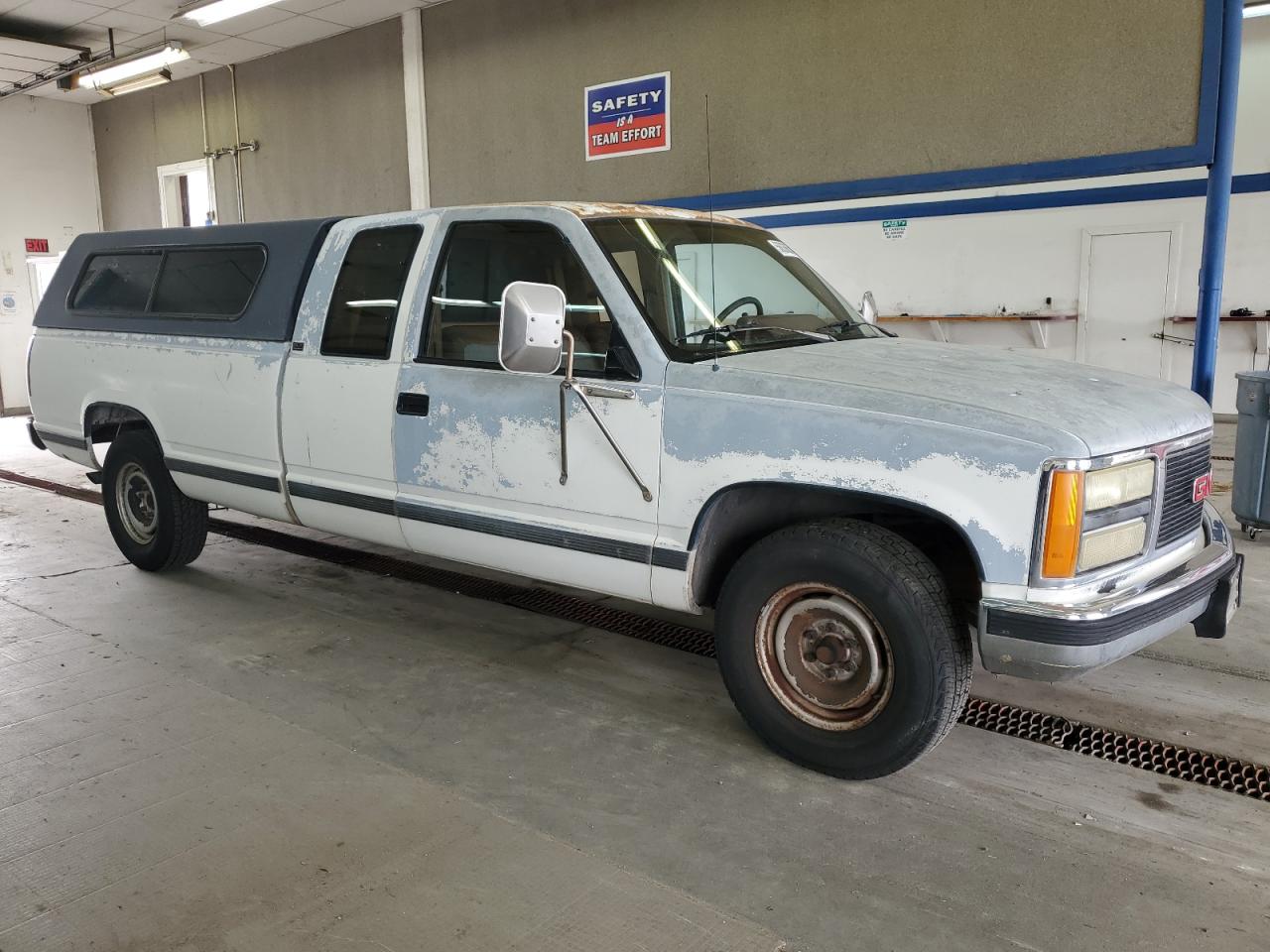 Photo 3 VIN: 2GTFC29K1M1549346 - GMC SIERRA 