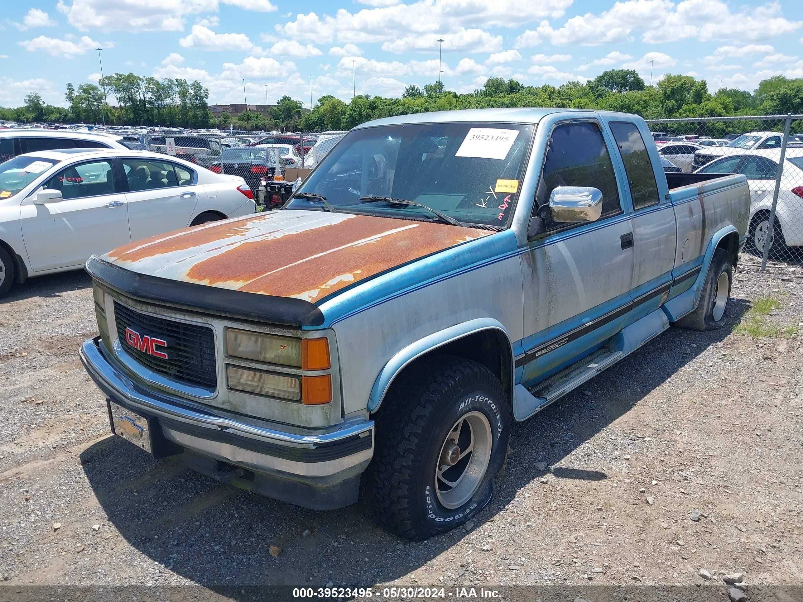 Photo 1 VIN: 2GTFK29K8R1535602 - GMC SIERRA 