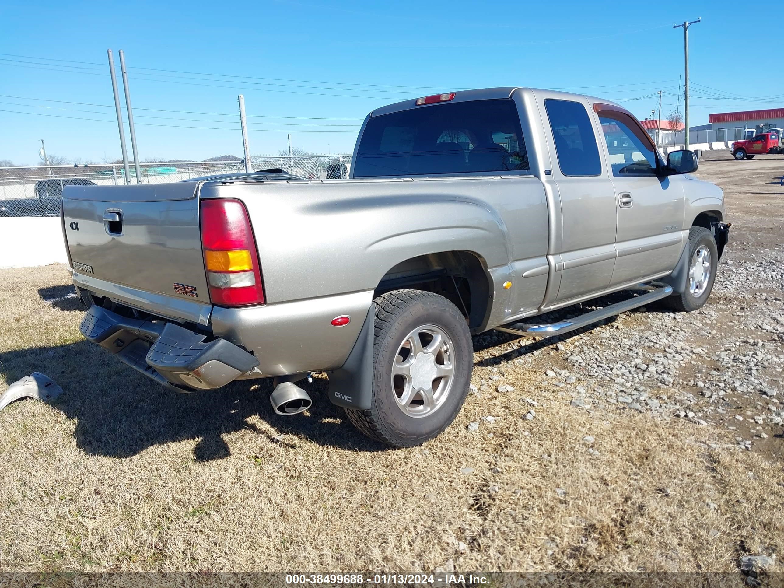 Photo 3 VIN: 2GTFK69U321342790 - GMC SIERRA 