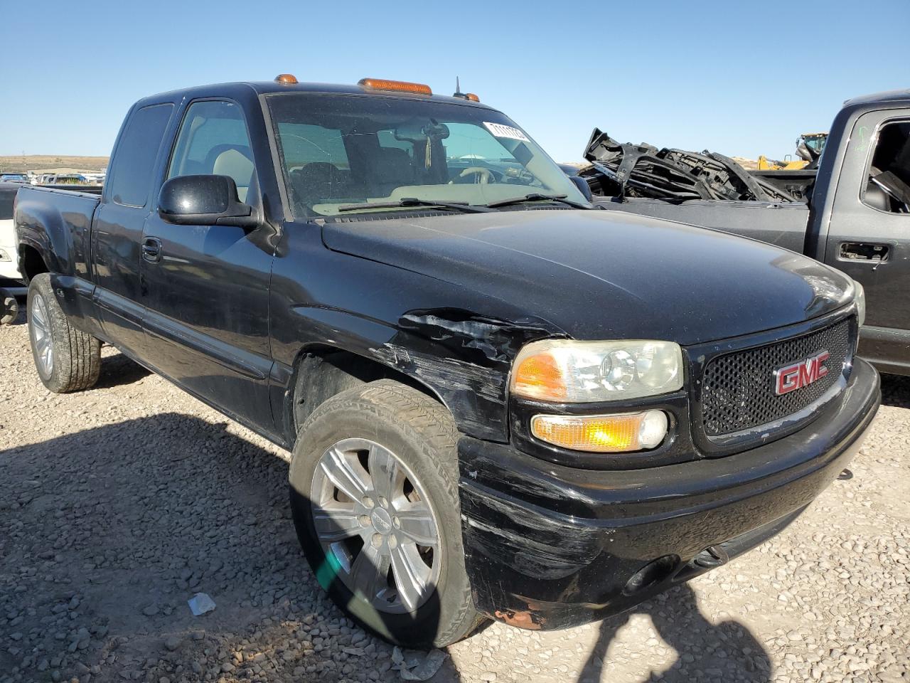 Photo 3 VIN: 2GTFK69U321387132 - GMC SIERRA 