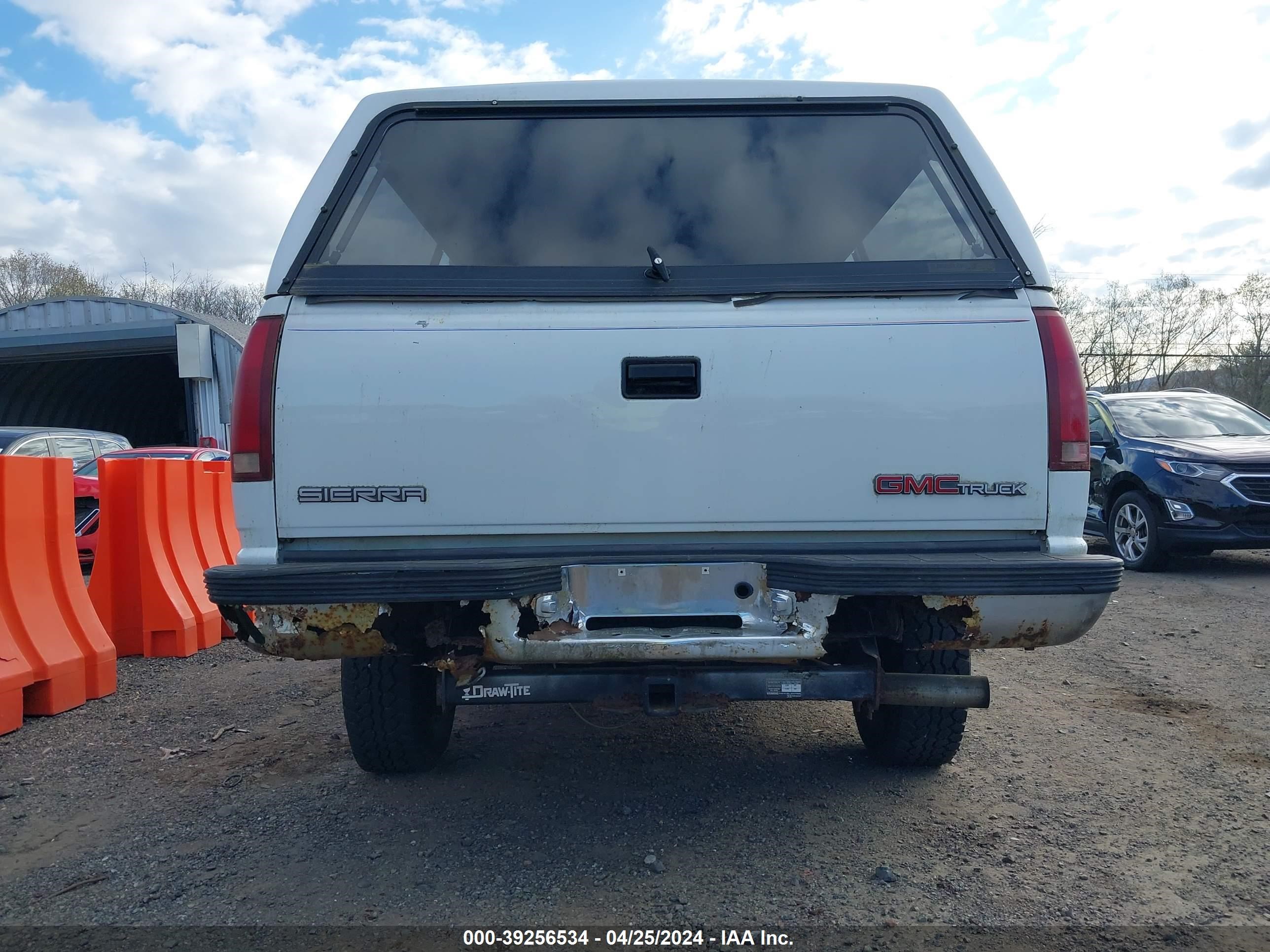 Photo 5 VIN: 2GTGC29J5N1559055 - GMC SIERRA 