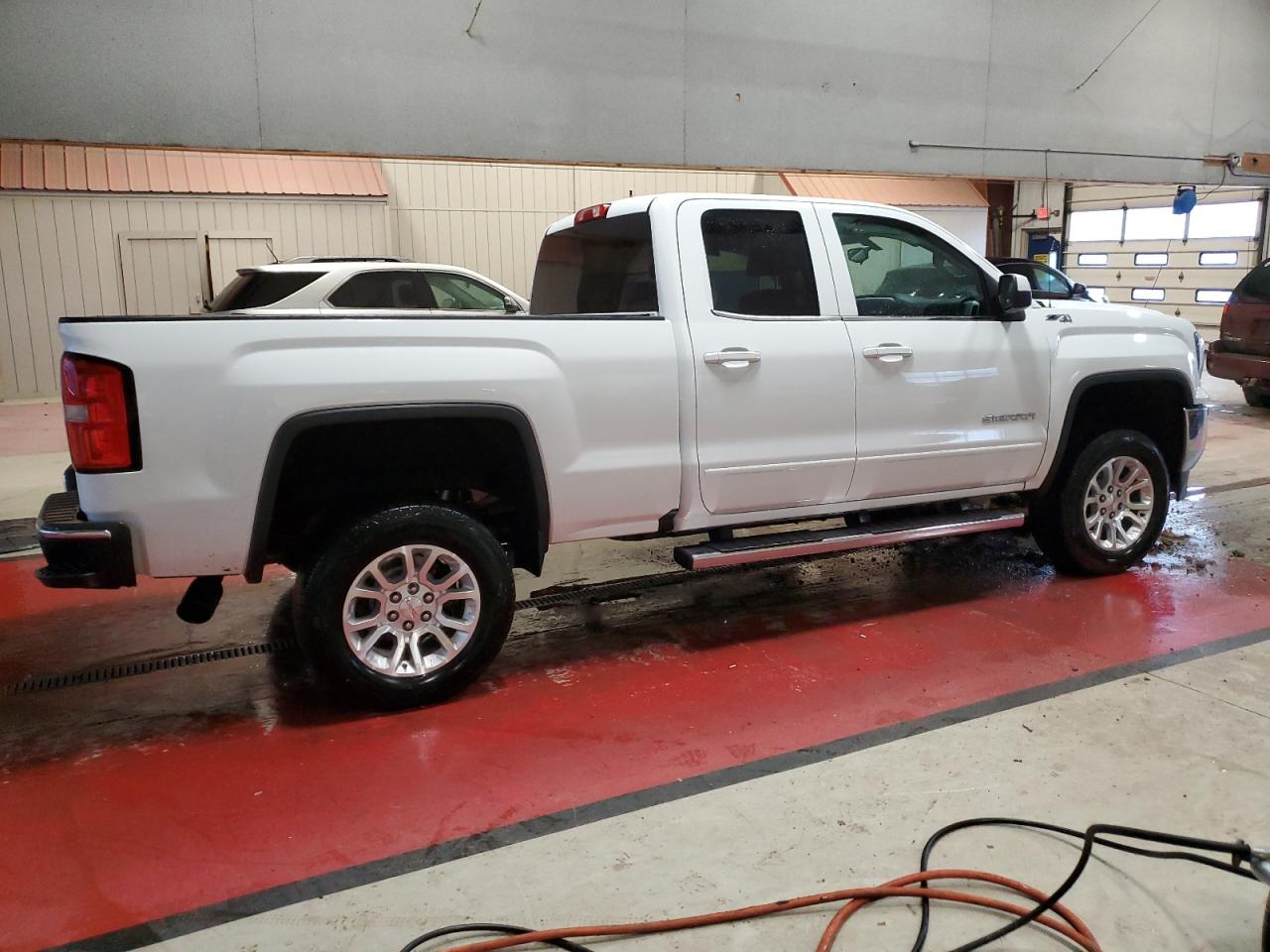 Photo 2 VIN: 2GTV2MEC4K1238774 - GMC SIERRA 