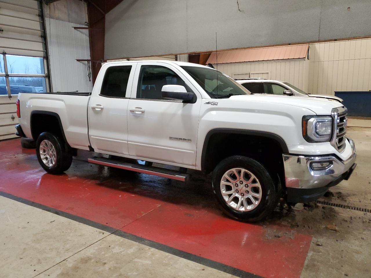 Photo 3 VIN: 2GTV2MEC4K1238774 - GMC SIERRA 