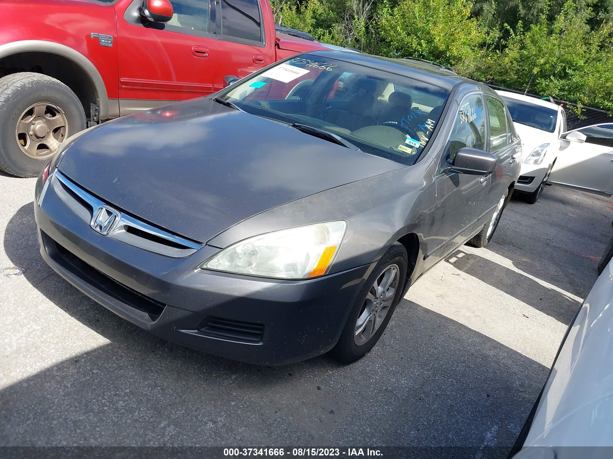 Photo 1 VIN: 2HGCM56766A099298 - HONDA ACCORD 